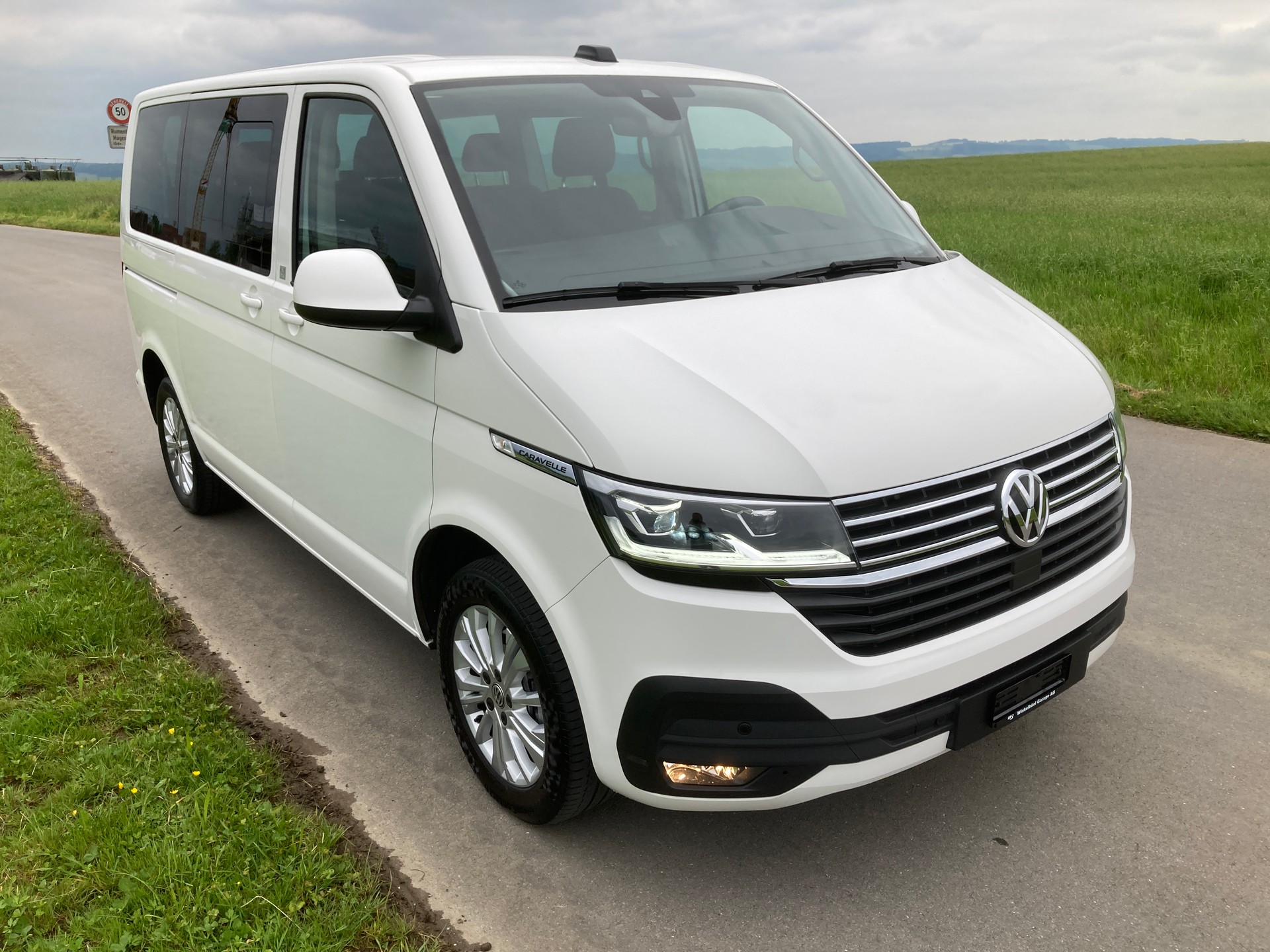 VW T6.1 2.0 TDI DSG 8 Sitzer mit Anhängerkupplung-image-1