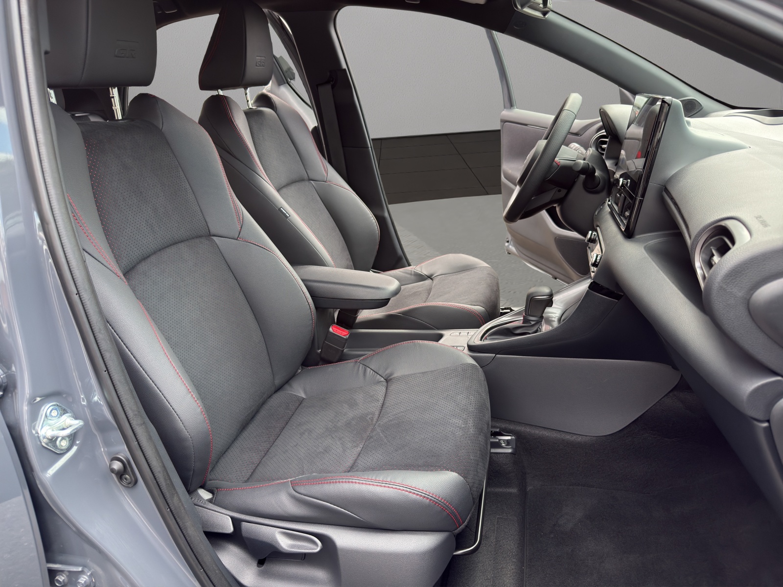 TOYOTA Yaris 1.5 GR Sport e-CVT (4 STÜCK)-image-16
