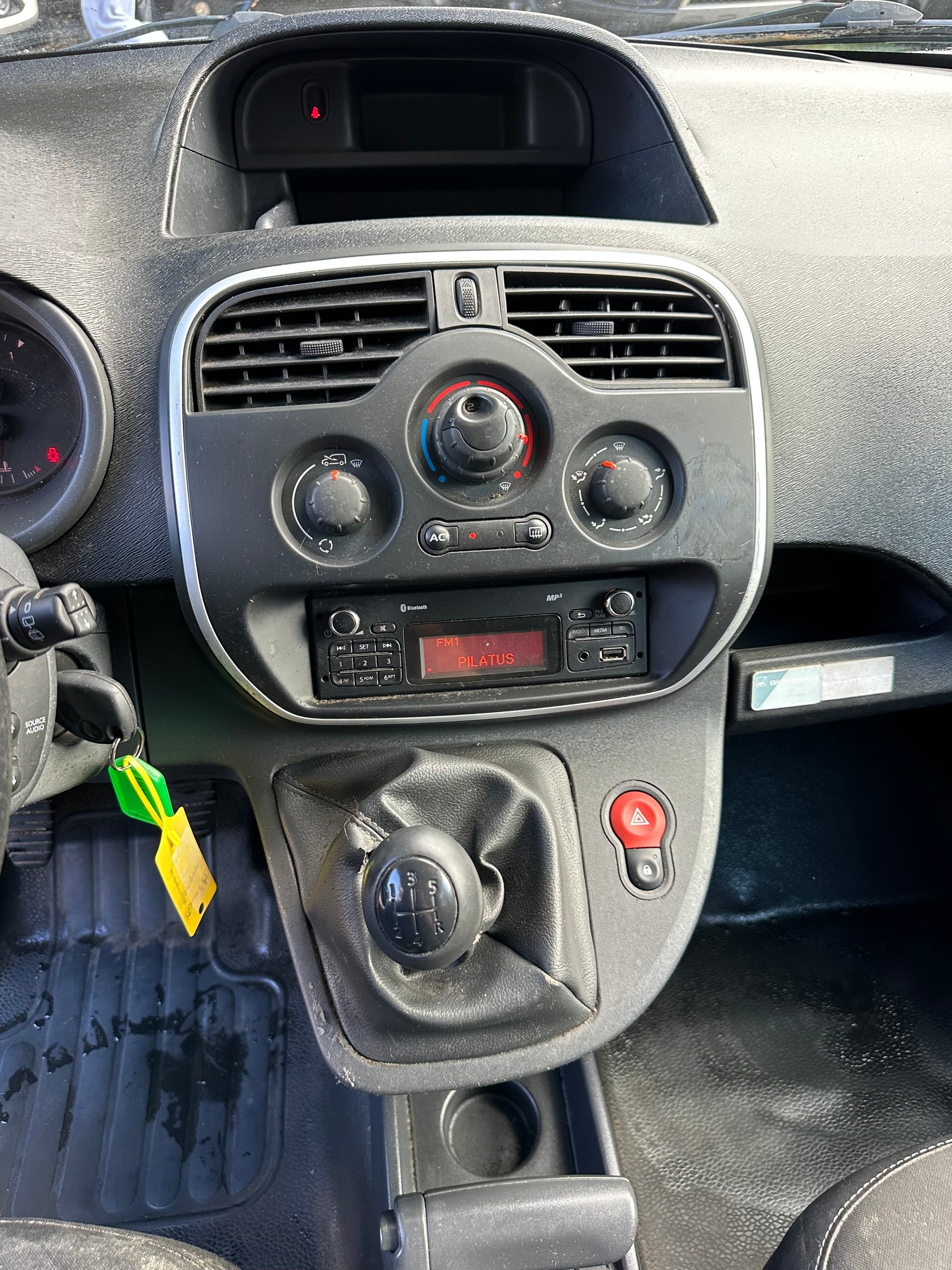 RENAULT Kangoo Medium dCi 75 Business-image-9
