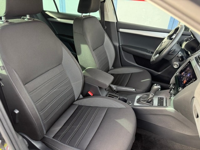 SKODA Octavia Combi 2.0 TDI Ambition 4x4 DSG-image-8