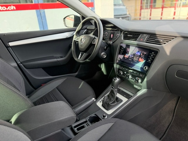 SKODA Octavia Combi 2.0 TDI Ambition 4x4 DSG-image-7