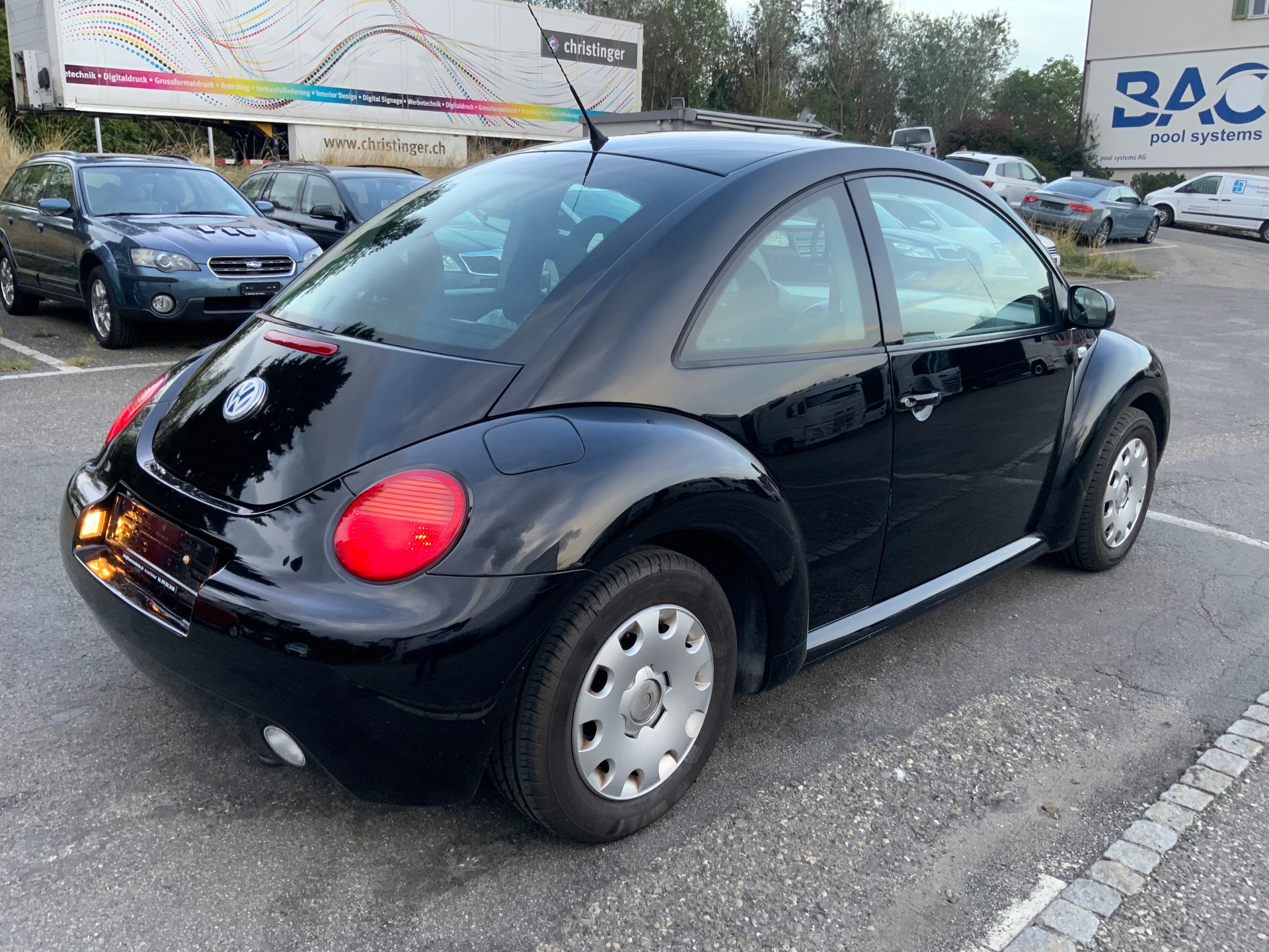 VW Beetle 1.6-image-3