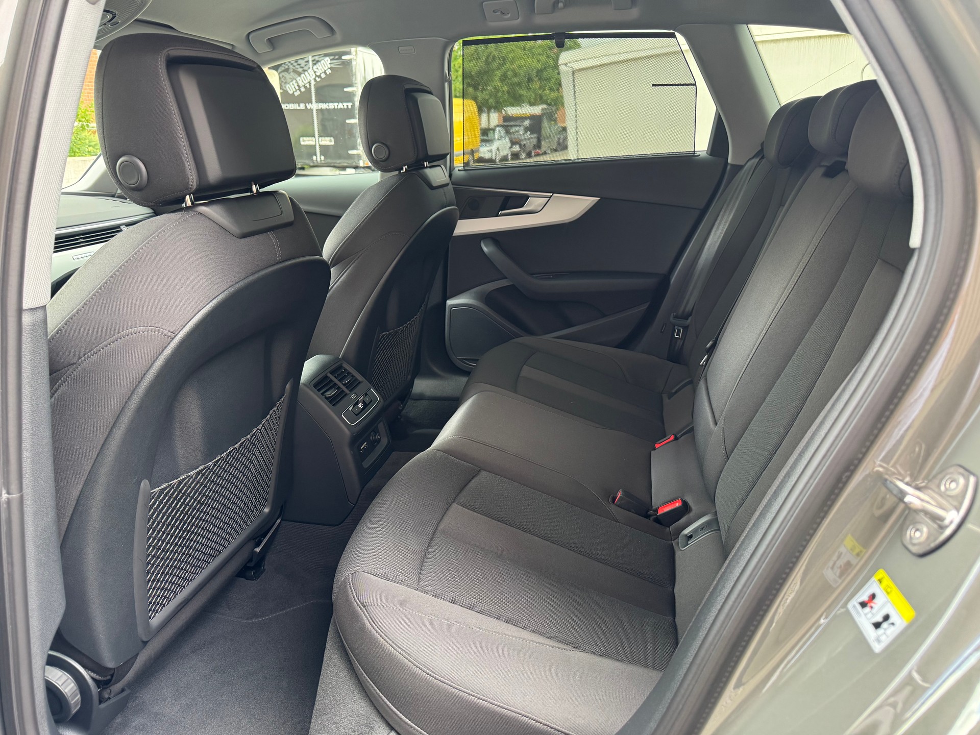 AUDI A4 allroad 45 TFSI quattro S-tronic*Standheizung*Optikpaket-Schwarz*5 Jahre Garantie ab Inv.*-image-9