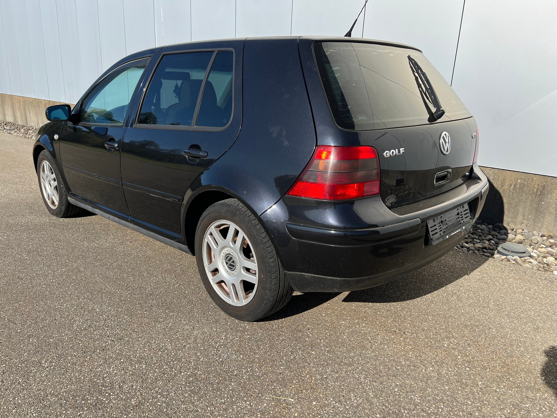 VW Golf 1.8 T GTI-image-2