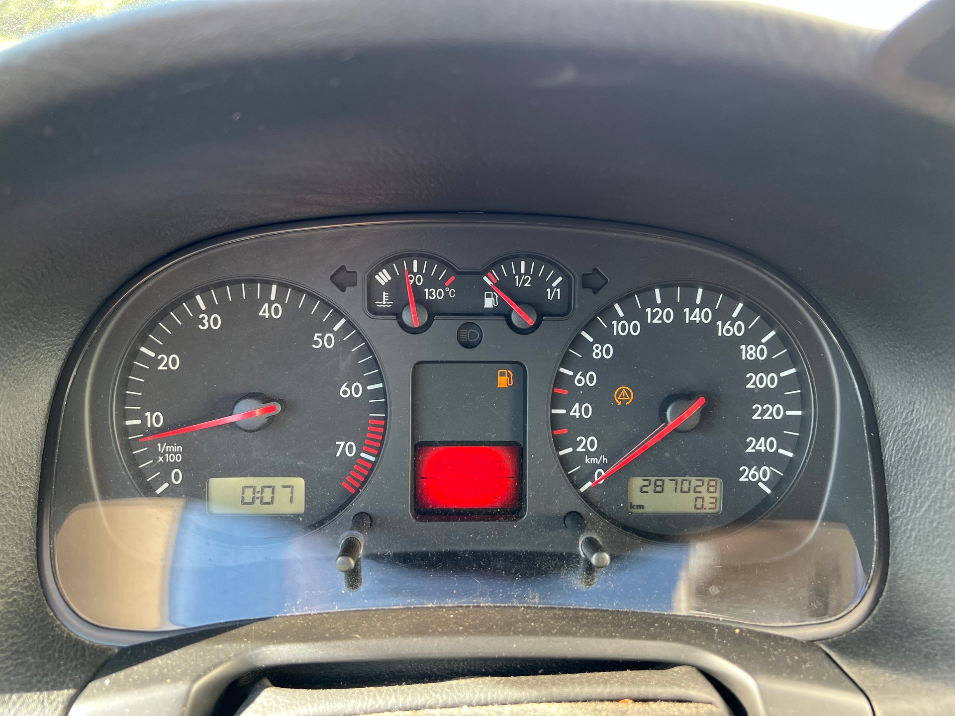 VW Golf 1.8 T GTI-image-10