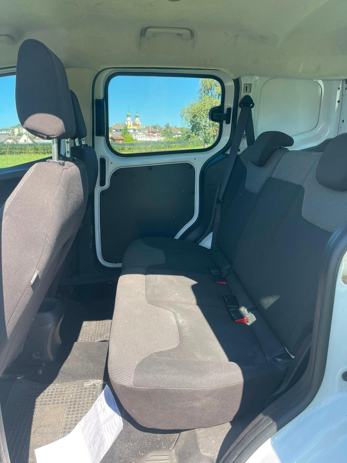 FORD Tourneo Courier 1.0 SCTi Trend-image-10