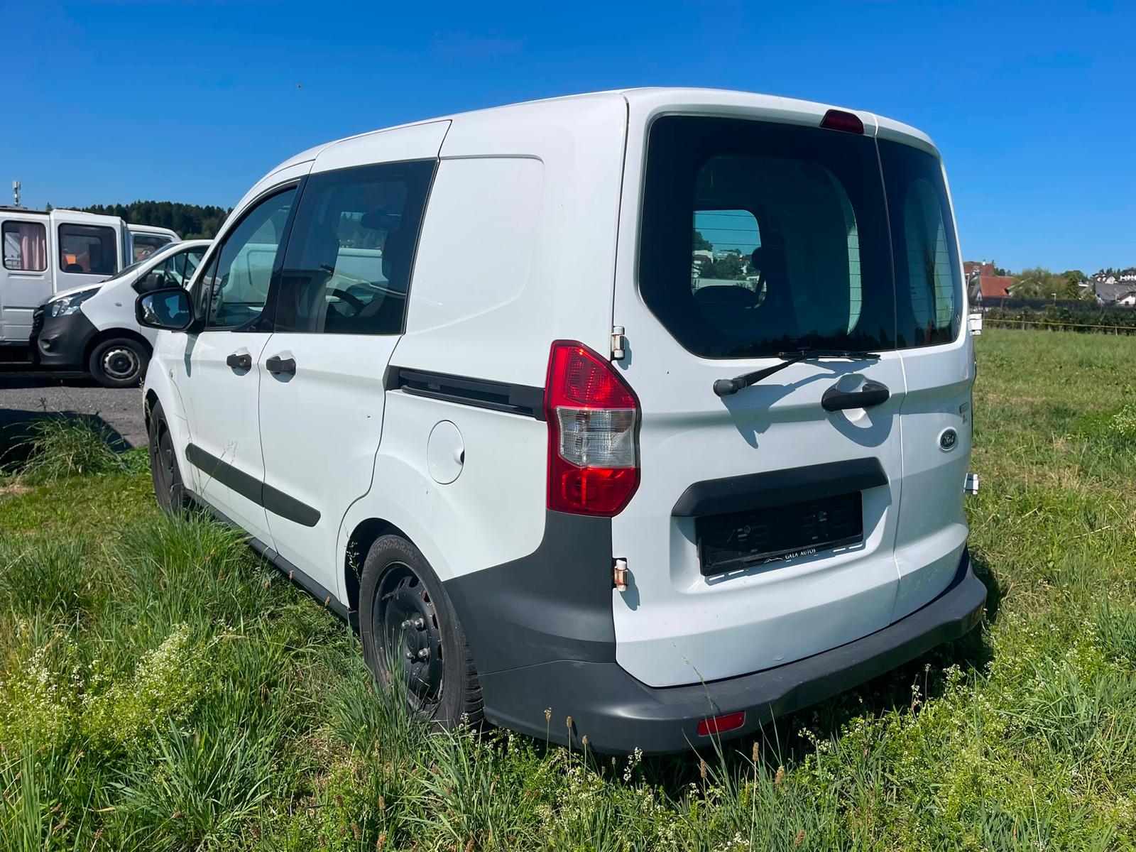 FORD Tourneo Courier 1.0 SCTi Trend-image-5