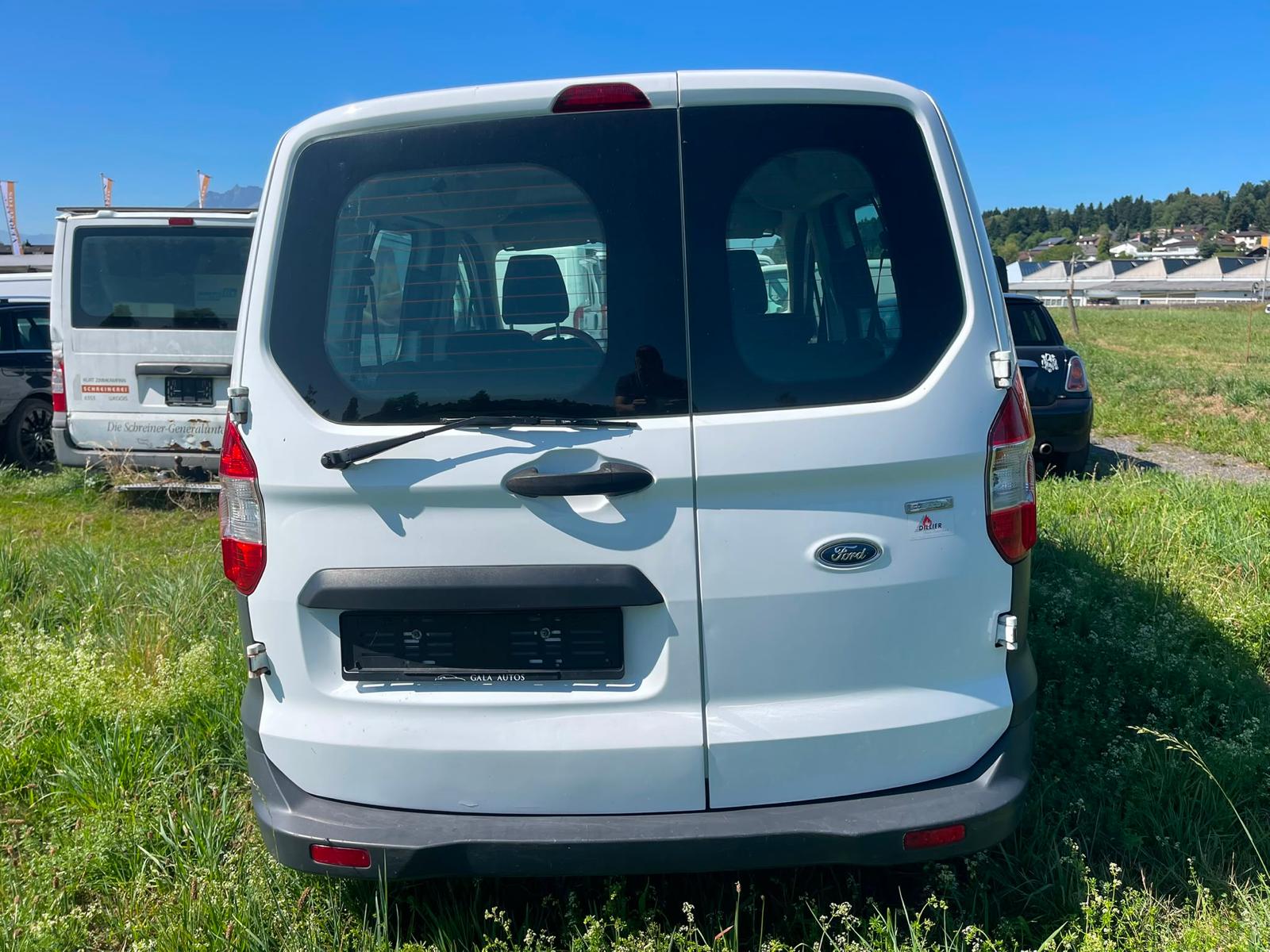 FORD Tourneo Courier 1.0 SCTi Trend-image-4
