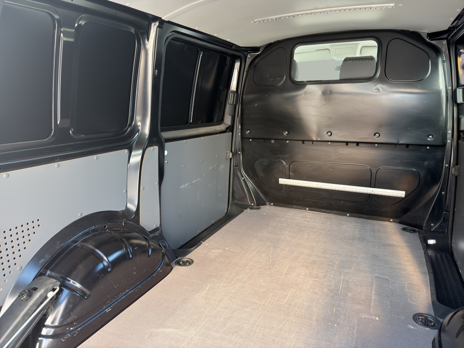 VW T6.1 2.0 TDI DSG-image-14