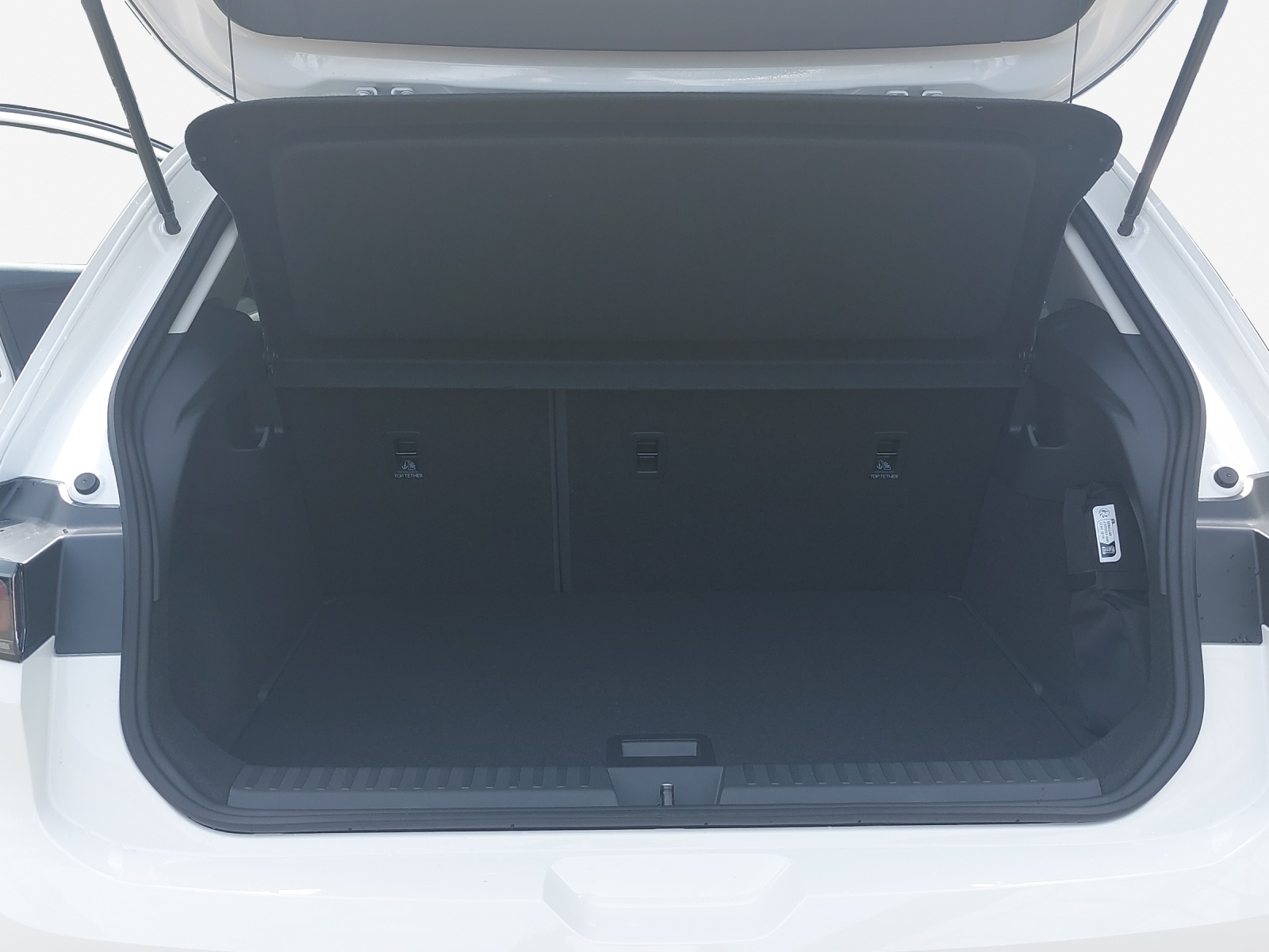 VW ID.Polo 52 kWh Life Edition One-image-12