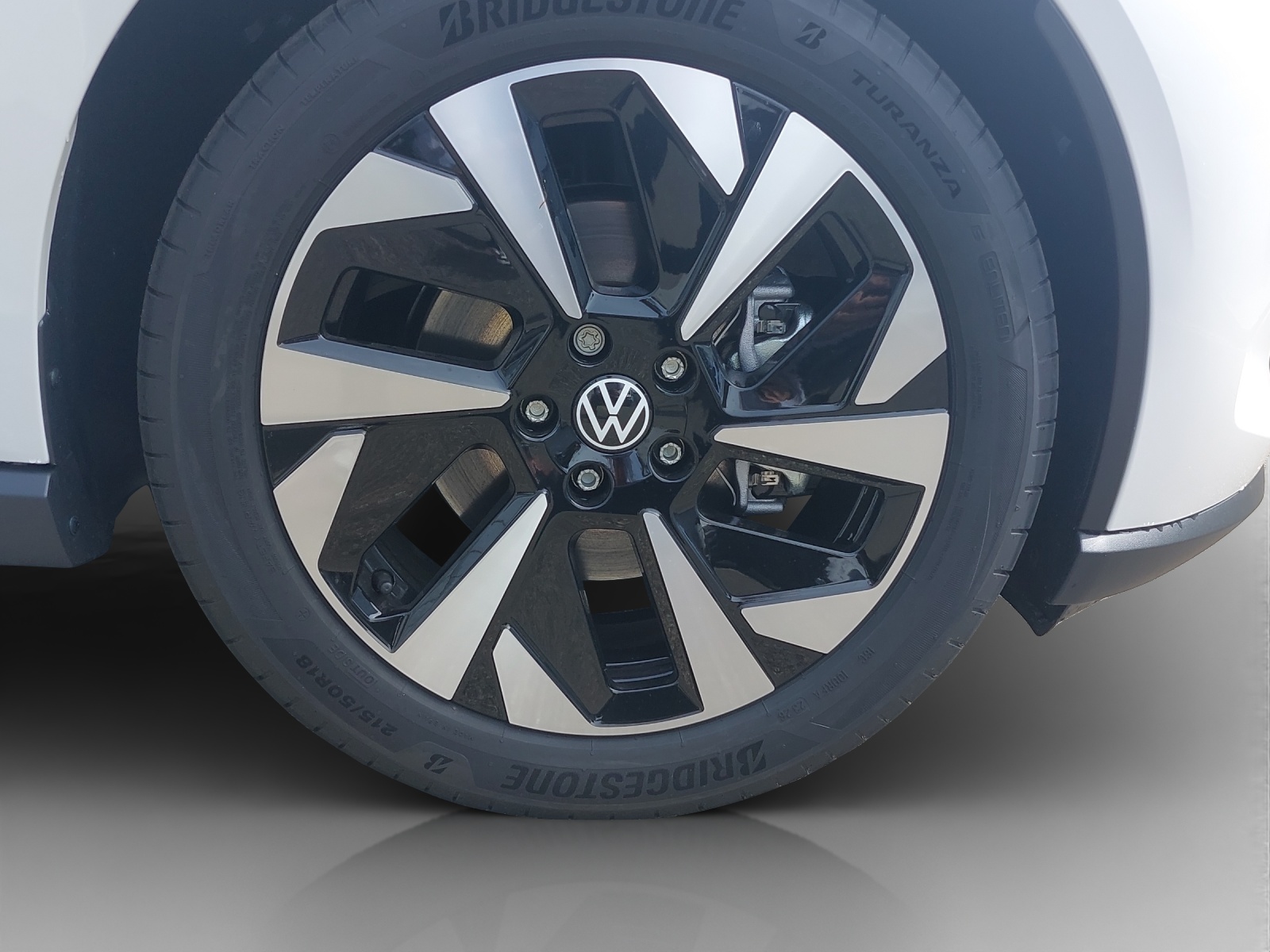 VW ID.Polo 52 kWh Life Edition One-image-13
