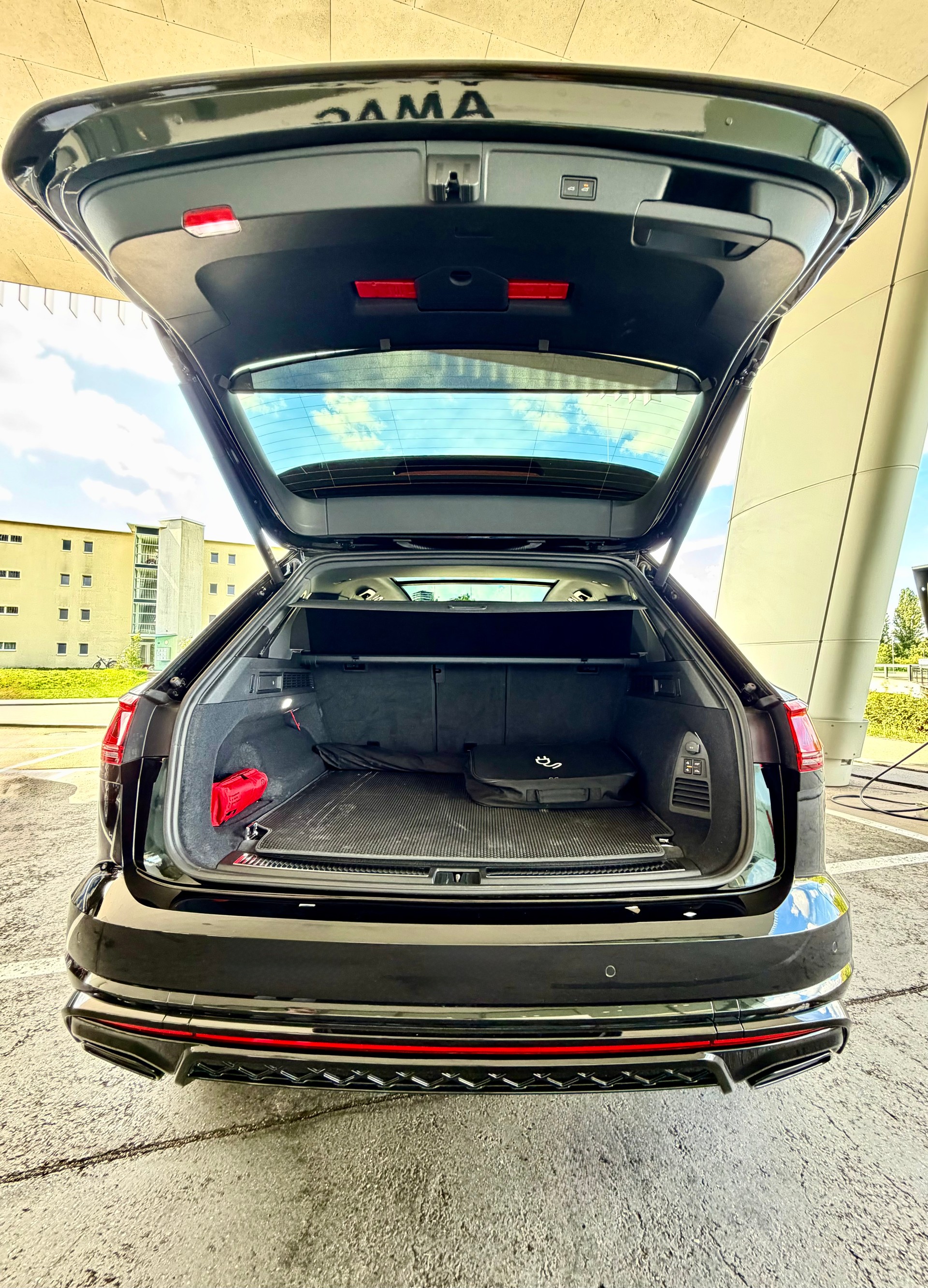 VW 3.0 V6 TSI PHEV R Final Edition-image-6