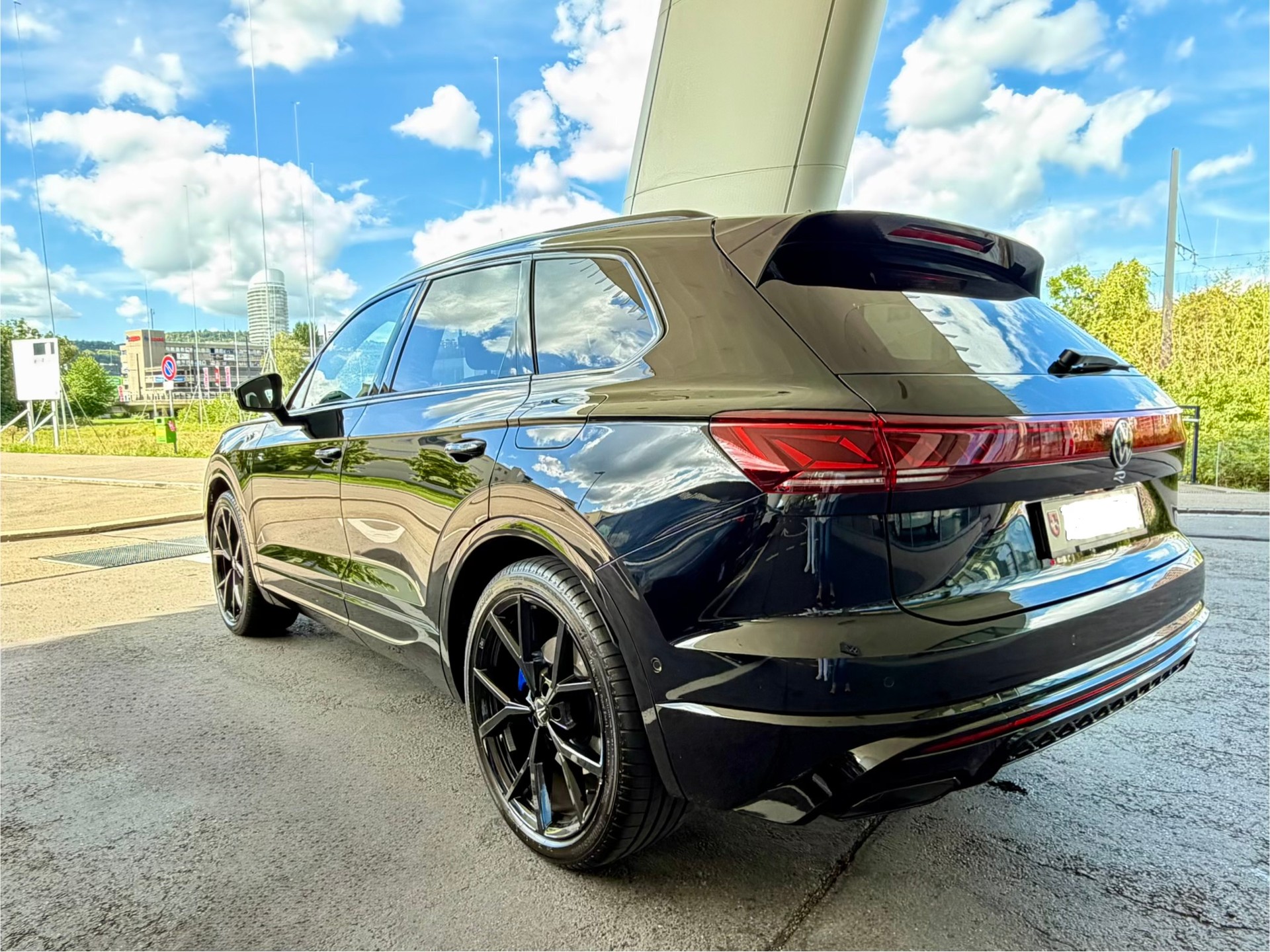 VW 3.0 V6 TSI PHEV R Final Edition-image-8
