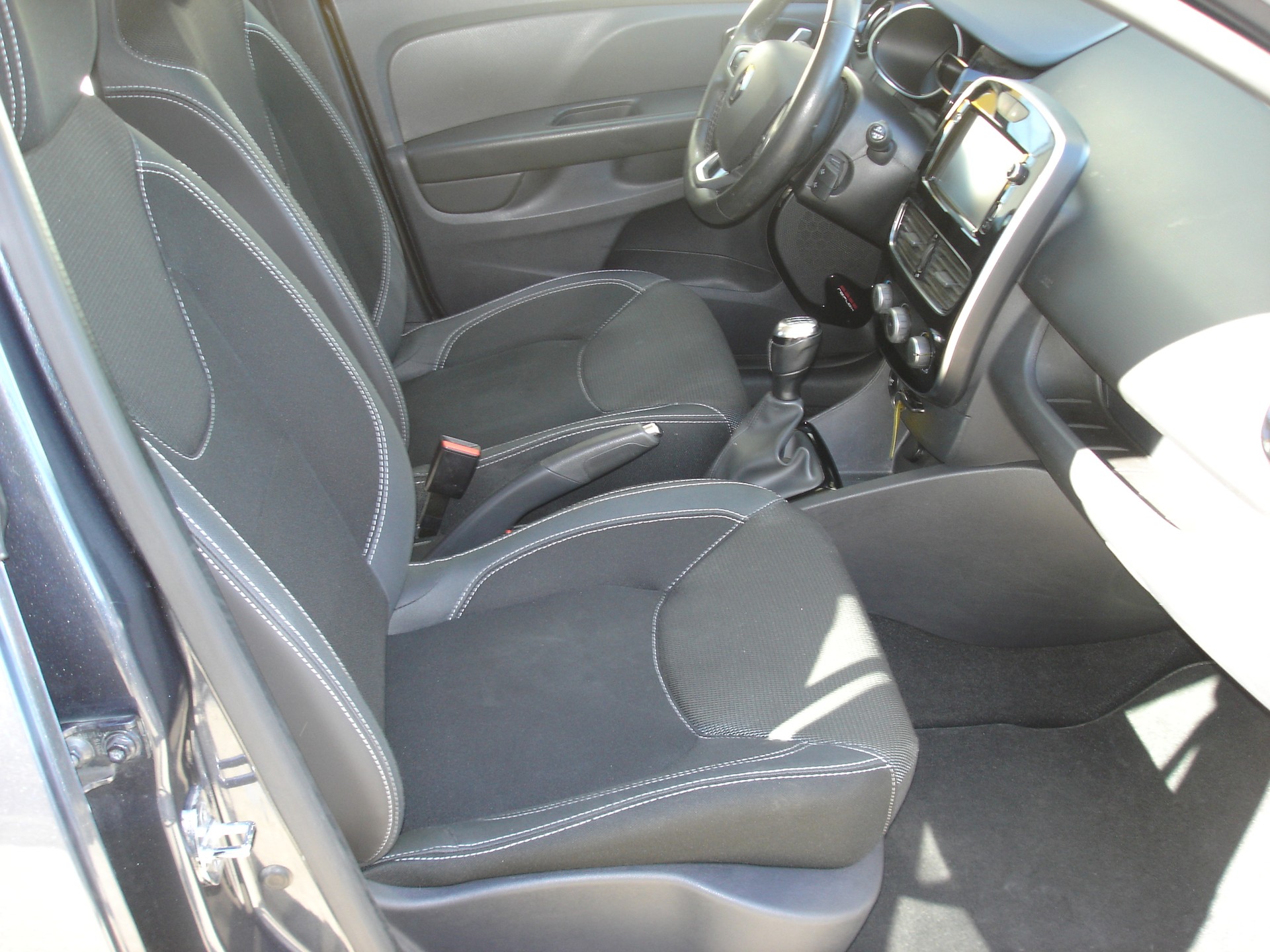 RENAULT Clio 0.9 12V Zen-image-8