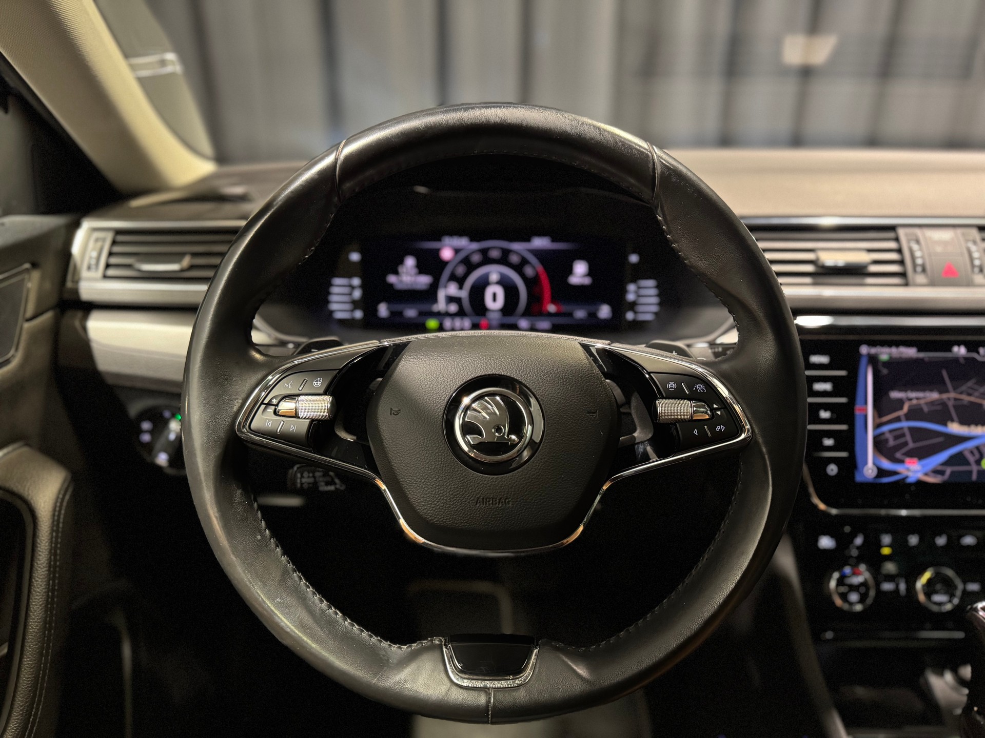 SKODA Superb Combi 2.0 TSI Style DSG (13)-image-10