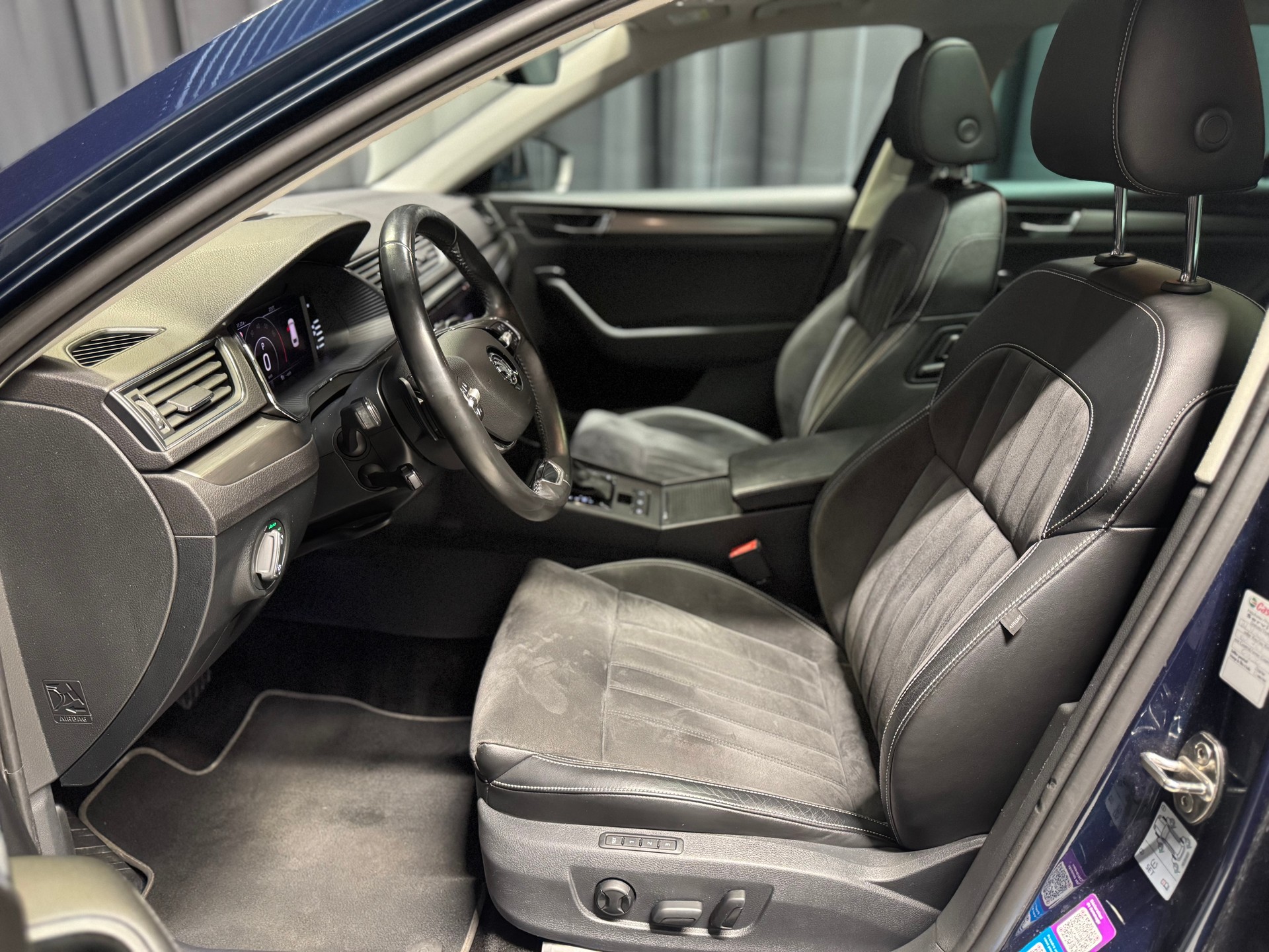 SKODA Superb Combi 2.0 TSI Style DSG (13)-image-6