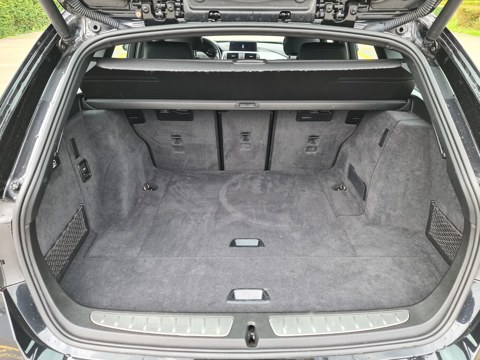 BMW 320d xDrive Touring Edition M Sport Steptronic-image-14