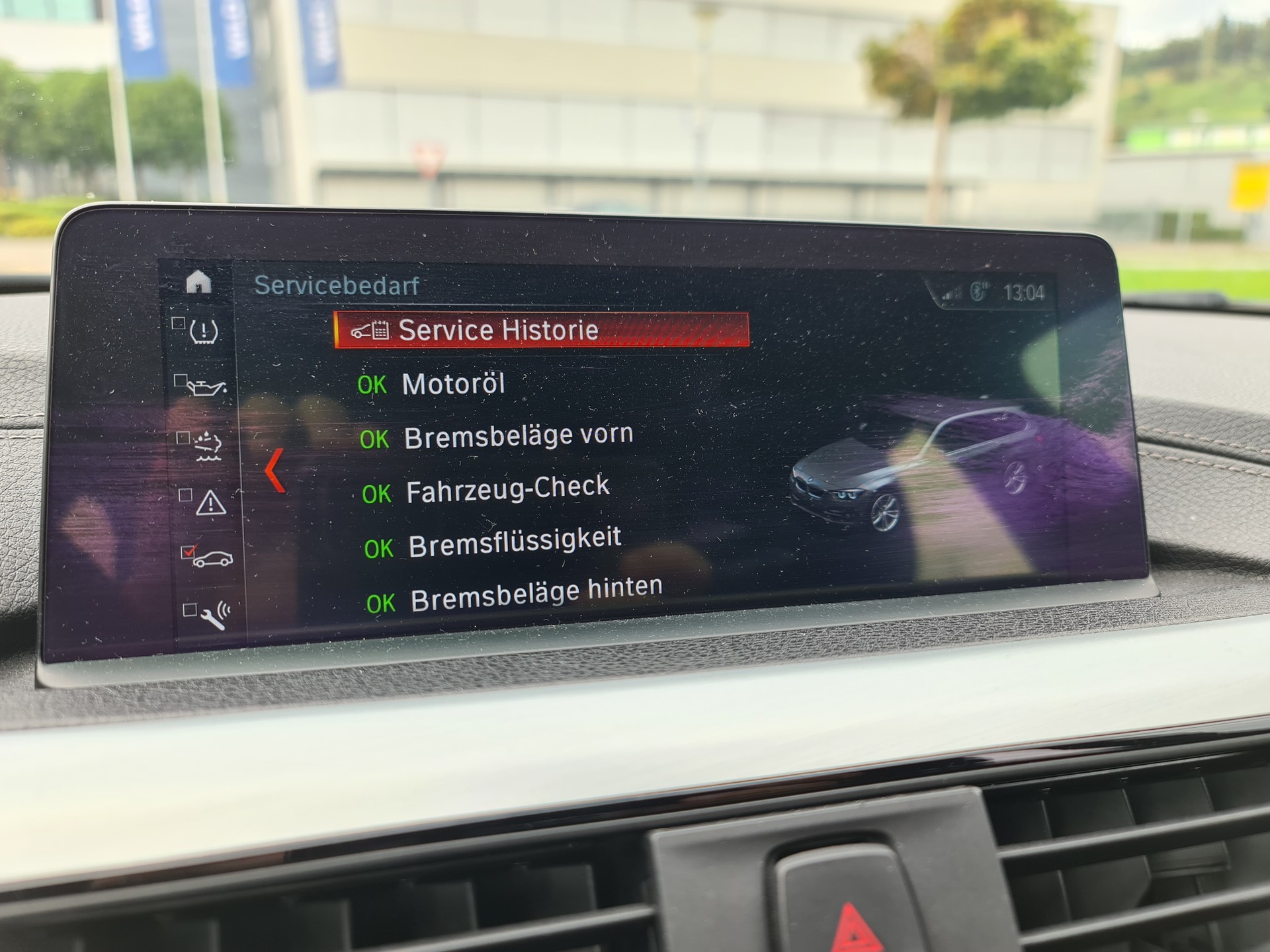 BMW 320d xDrive Touring Edition M Sport Steptronic-image-11