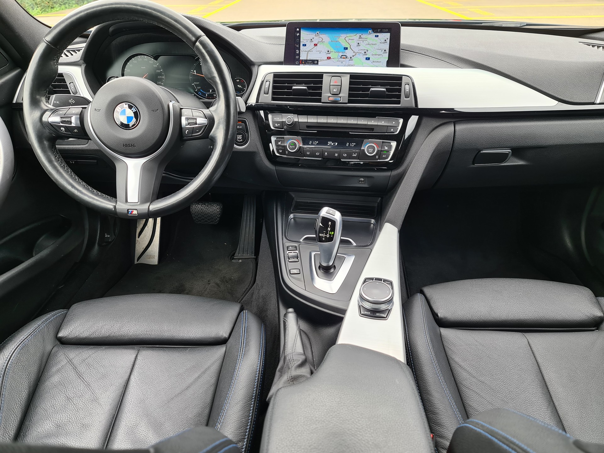 BMW 320d xDrive Touring Edition M Sport Steptronic-image-7