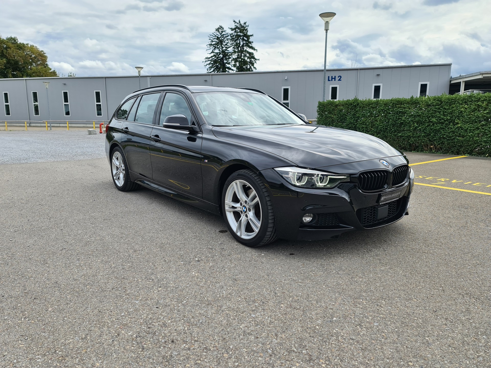 BMW 320d xDrive Touring Edition M Sport Steptronic-image-1