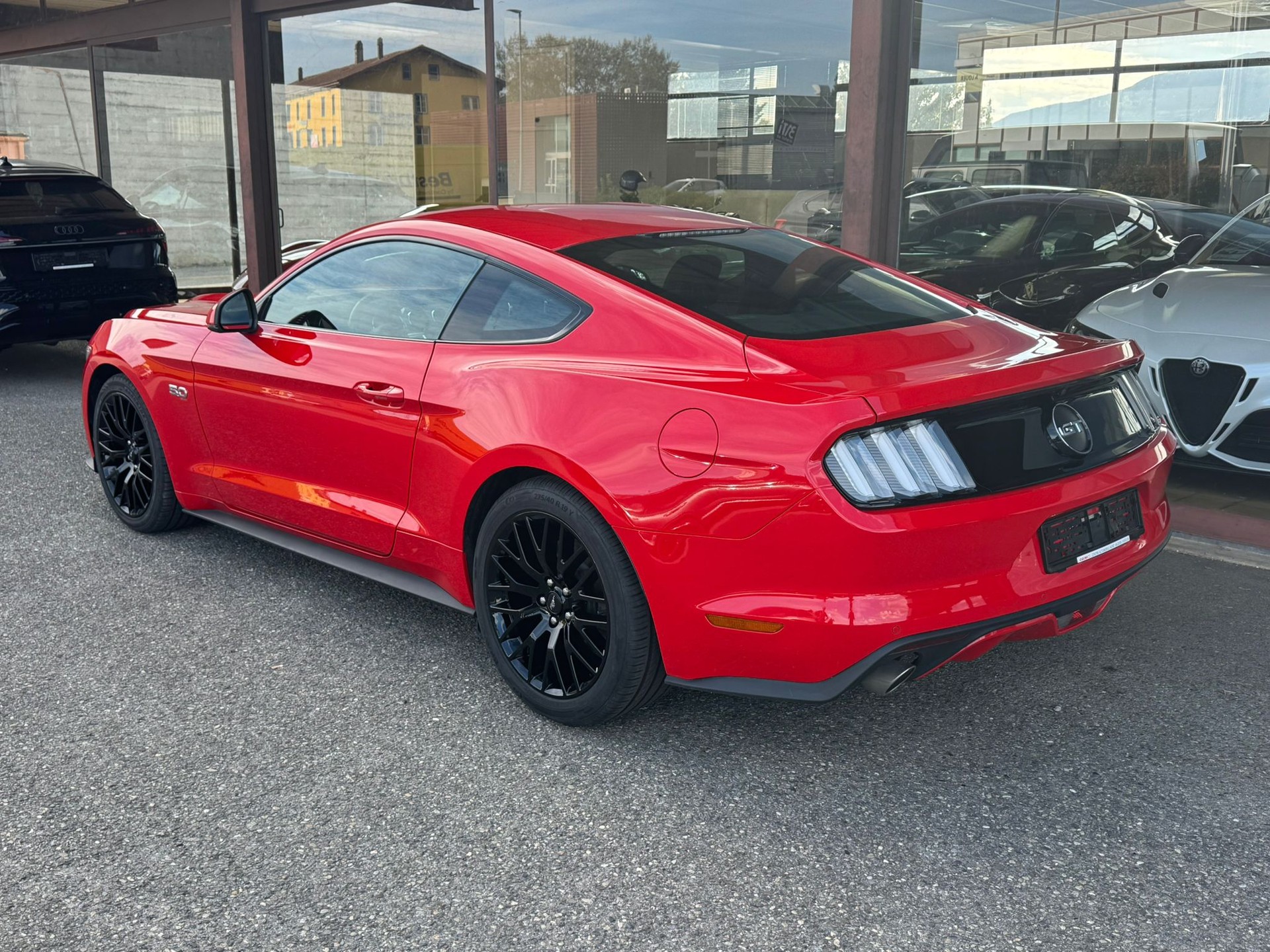 FORD Mustang Fastback 5.0 V8 GT Automat-image-3