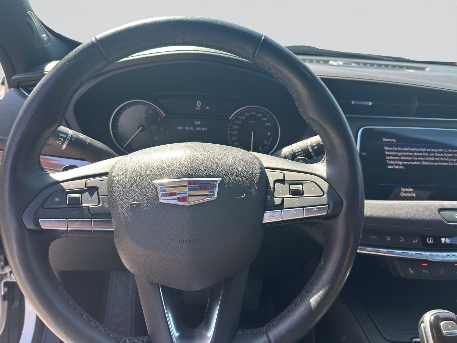 CADILLAC XT4 350T 2.0 Luxury AWD Automat-image-10