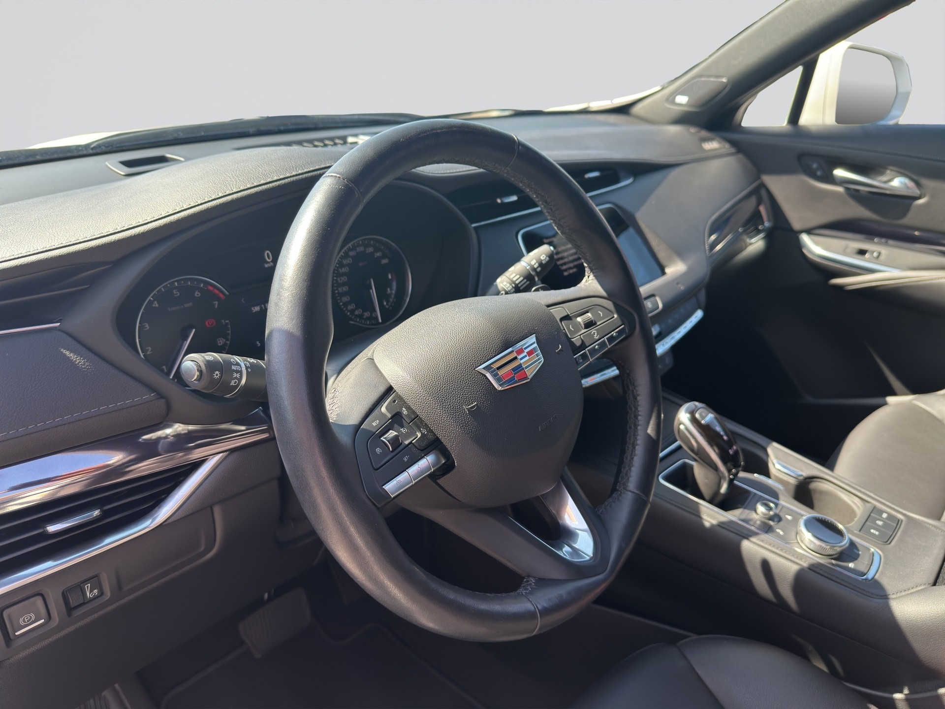CADILLAC XT4 350T 2.0 Luxury AWD Automat-image-6