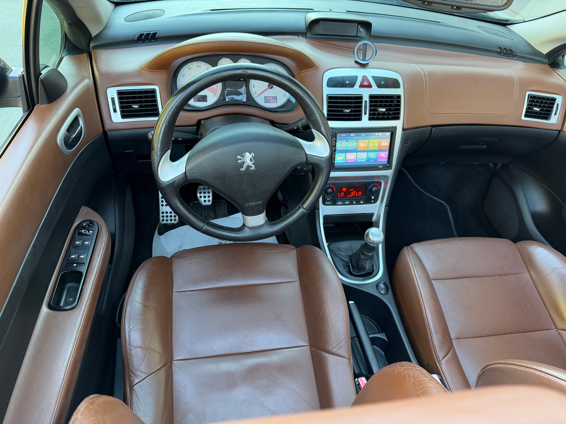PEUGEOT 307 CC 2.0 16V Platinum Edition-image-7