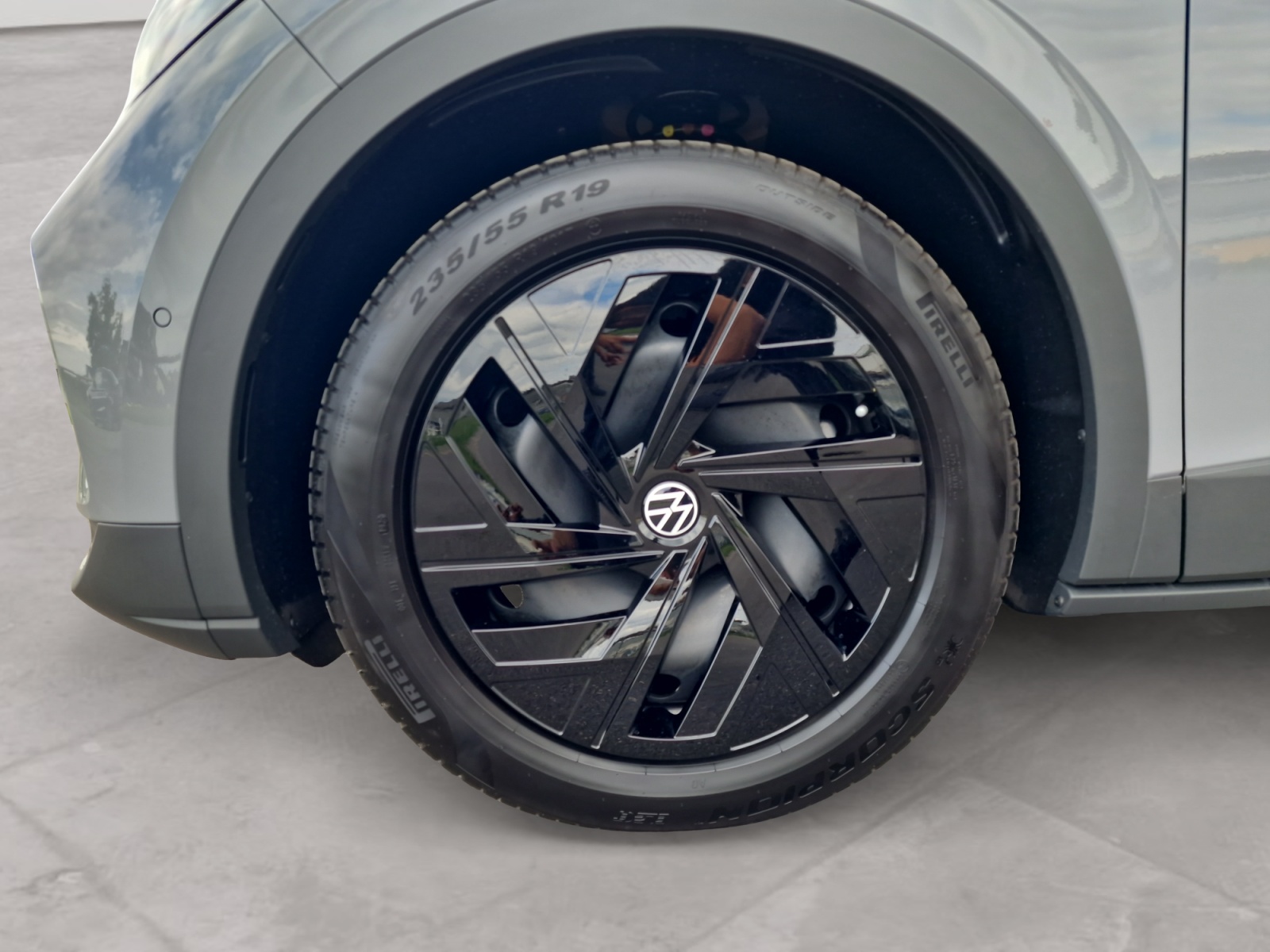 VW ID.4 Pro 77 kWh 4x4 Panorama AHK MY2027-image-9