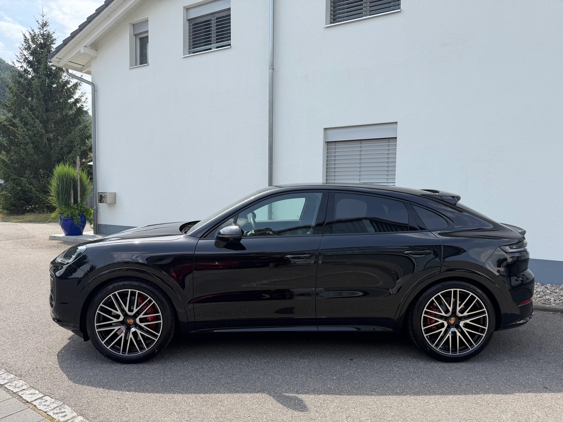 PORSCHE Cayenne Coupé GTS Tiptronic-image-12