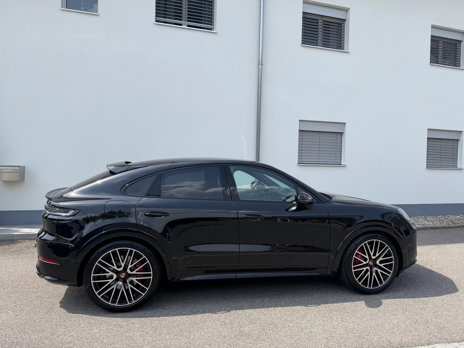 PORSCHE Cayenne Coupé GTS Tiptronic-image-4