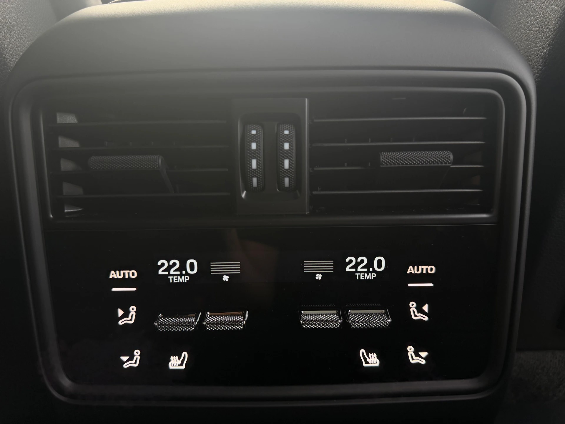 PORSCHE Cayenne Coupé GTS Tiptronic-image-27