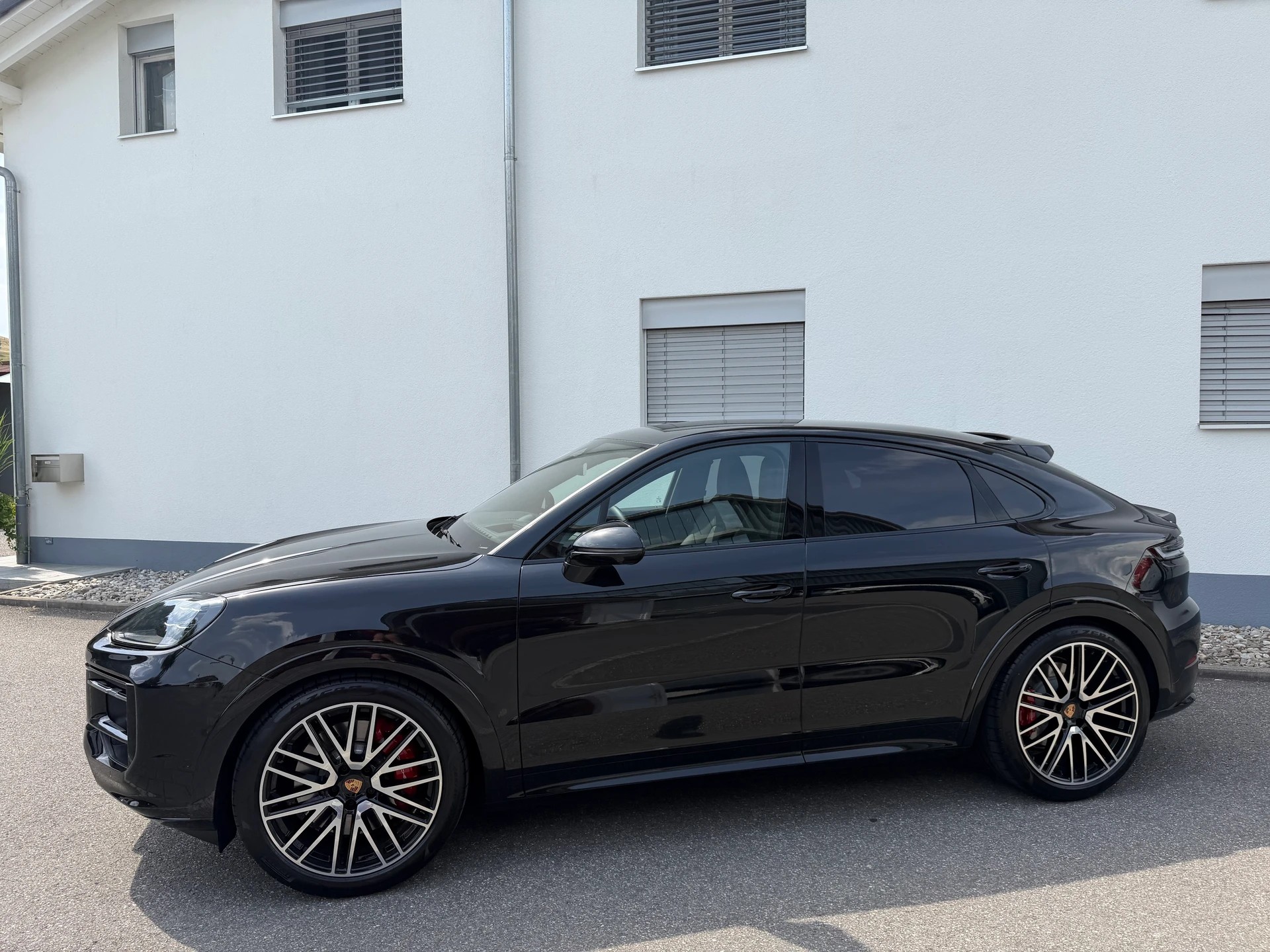 PORSCHE Cayenne Coupé GTS Tiptronic-image-11