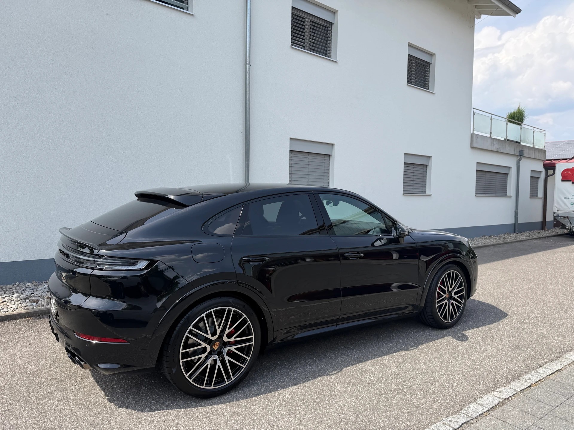PORSCHE Cayenne Coupé GTS Tiptronic-image-5