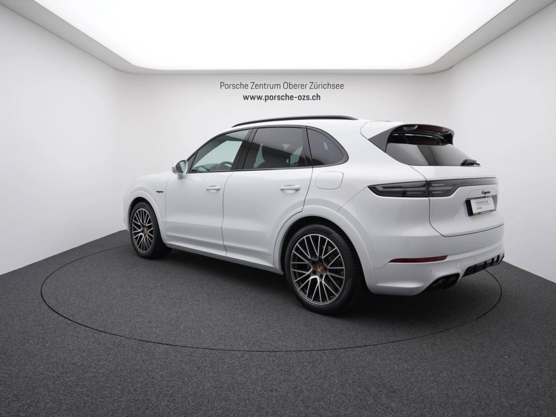 PORSCHE Cayenne E-Hybrid Platinum Edition-image-2