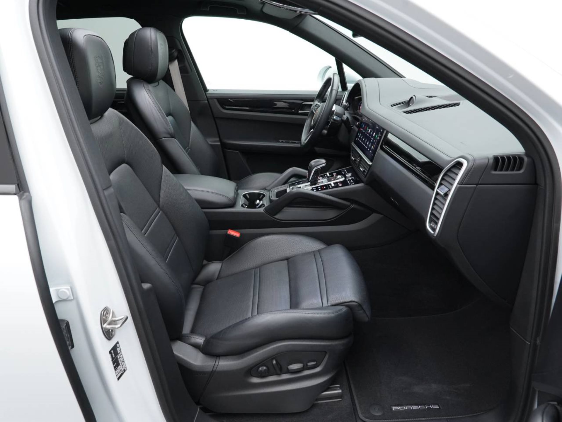 PORSCHE Cayenne E-Hybrid Platinum Edition-image-25