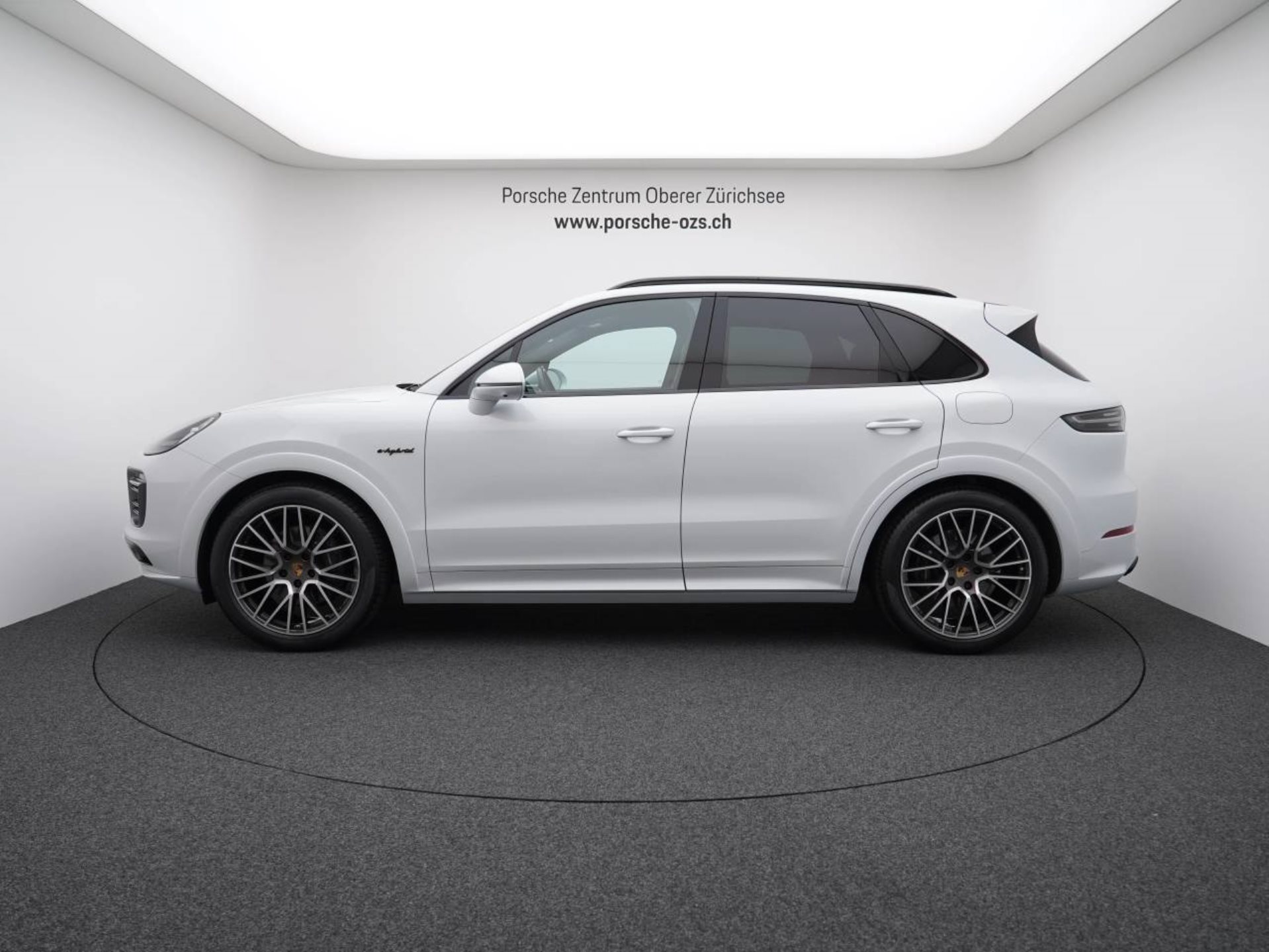 PORSCHE Cayenne E-Hybrid Platinum Edition-image-1