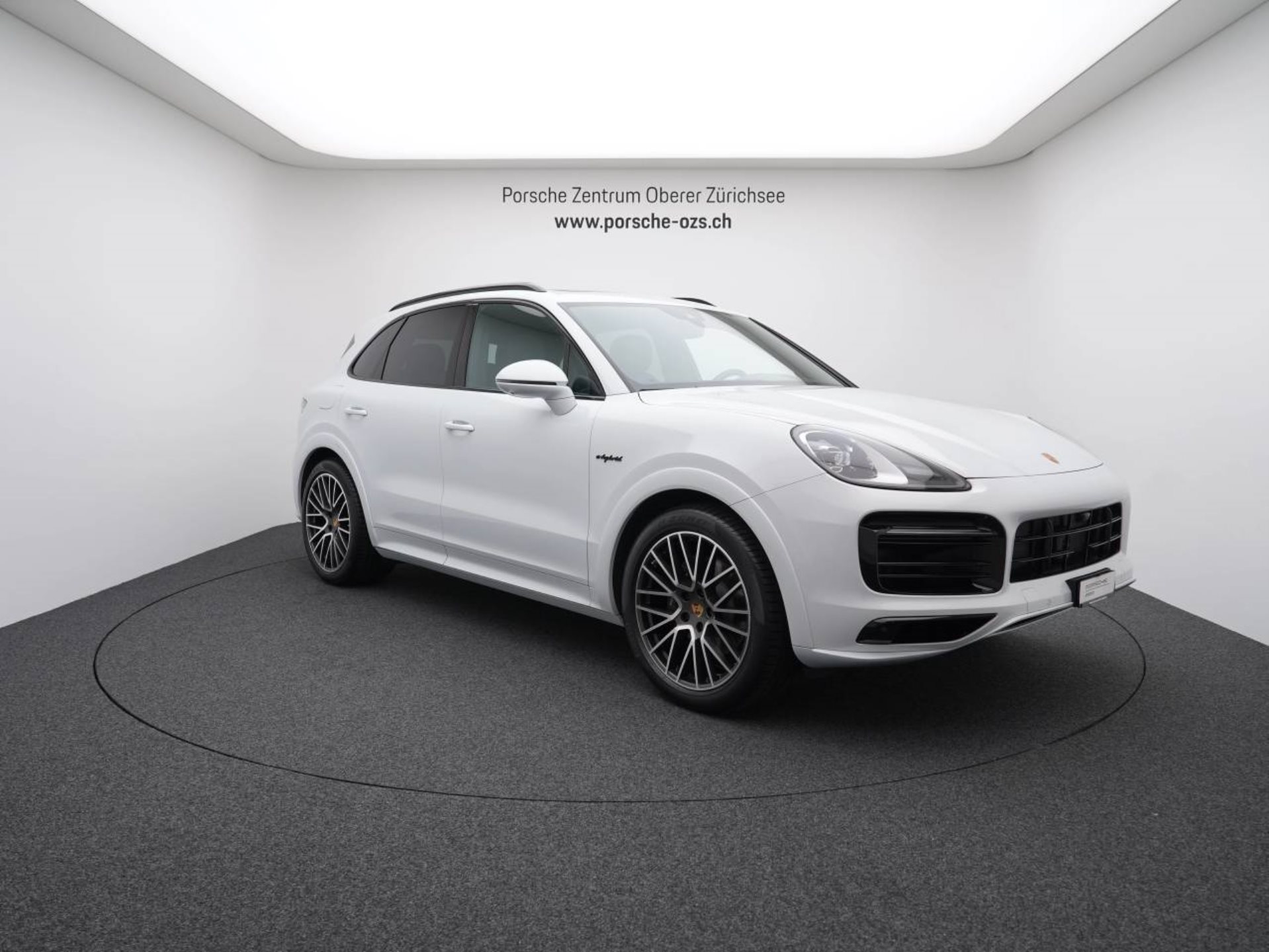 PORSCHE Cayenne E-Hybrid Platinum Edition-image-8