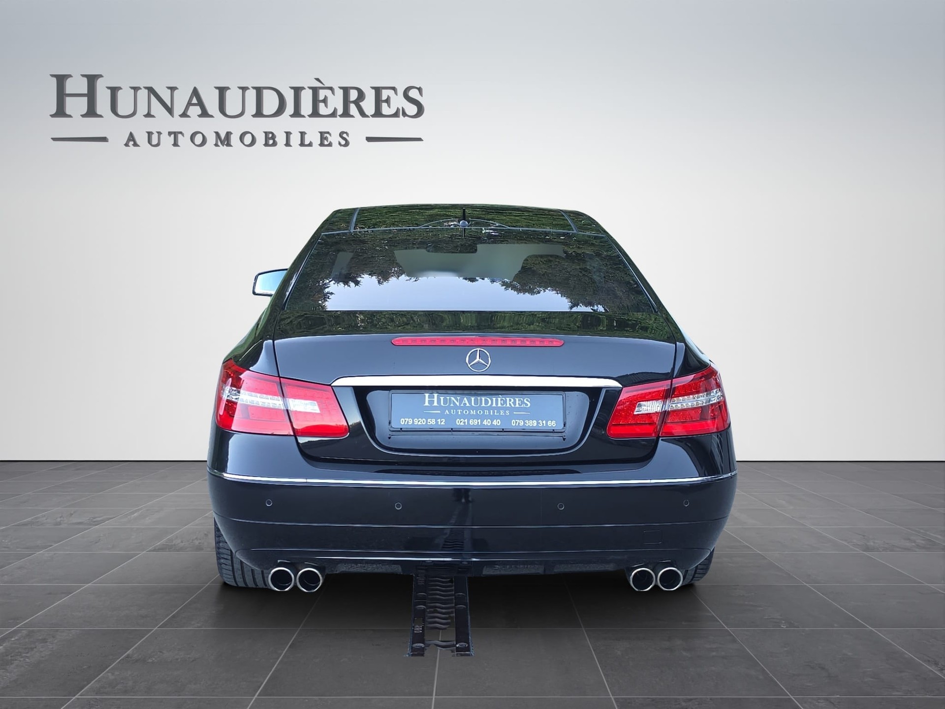 MERCEDES-BENZ E 350 CGI BlueEfficiency 7G-Tronic-image-5