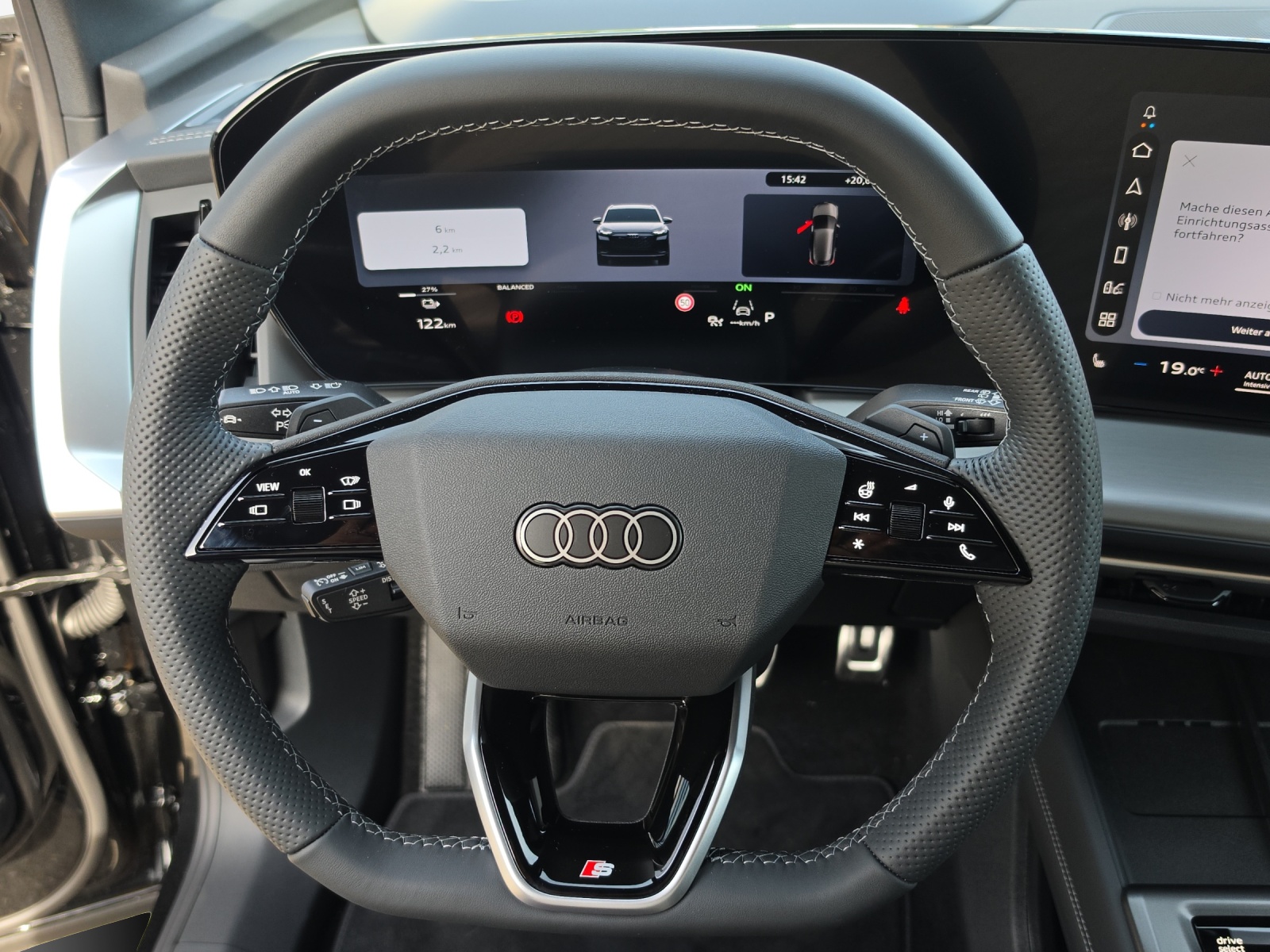 AUDI Q4 e-tron SUV quattro performance Swiss Ski-image-8