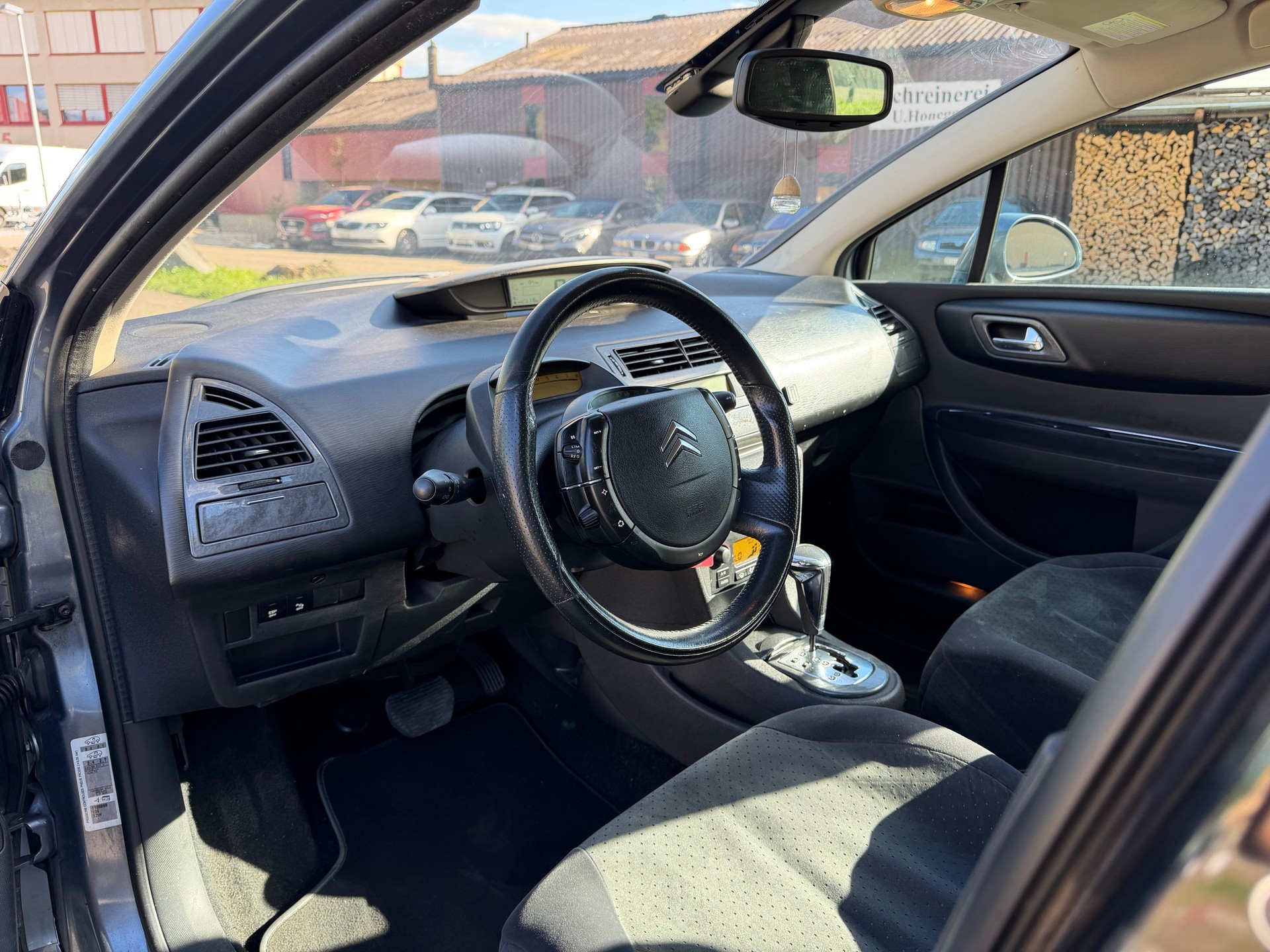 CITROEN C4 Berline 2.0i 16V VTR Automatic-image-9