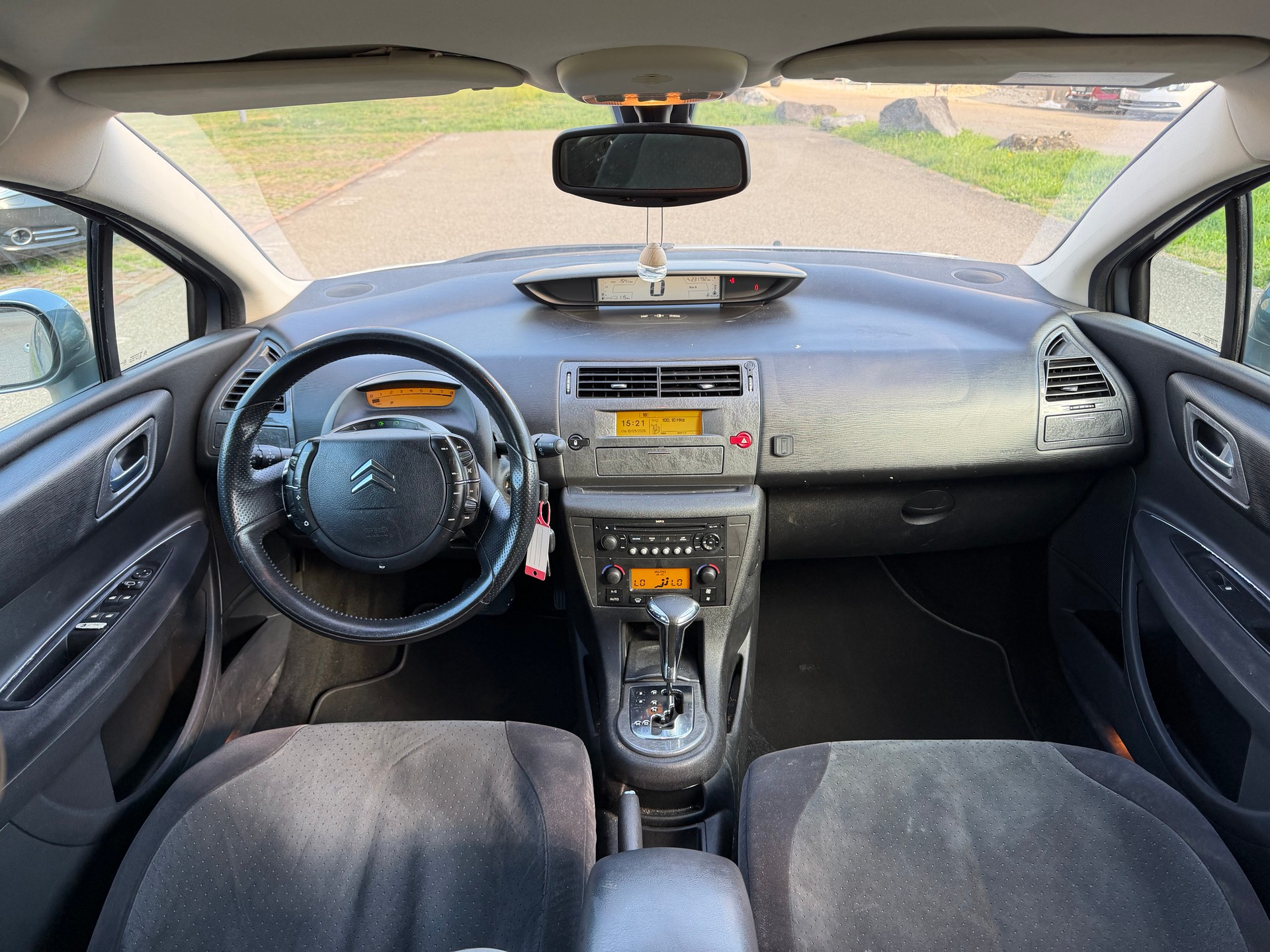 CITROEN C4 Berline 2.0i 16V VTR Automatic-image-10