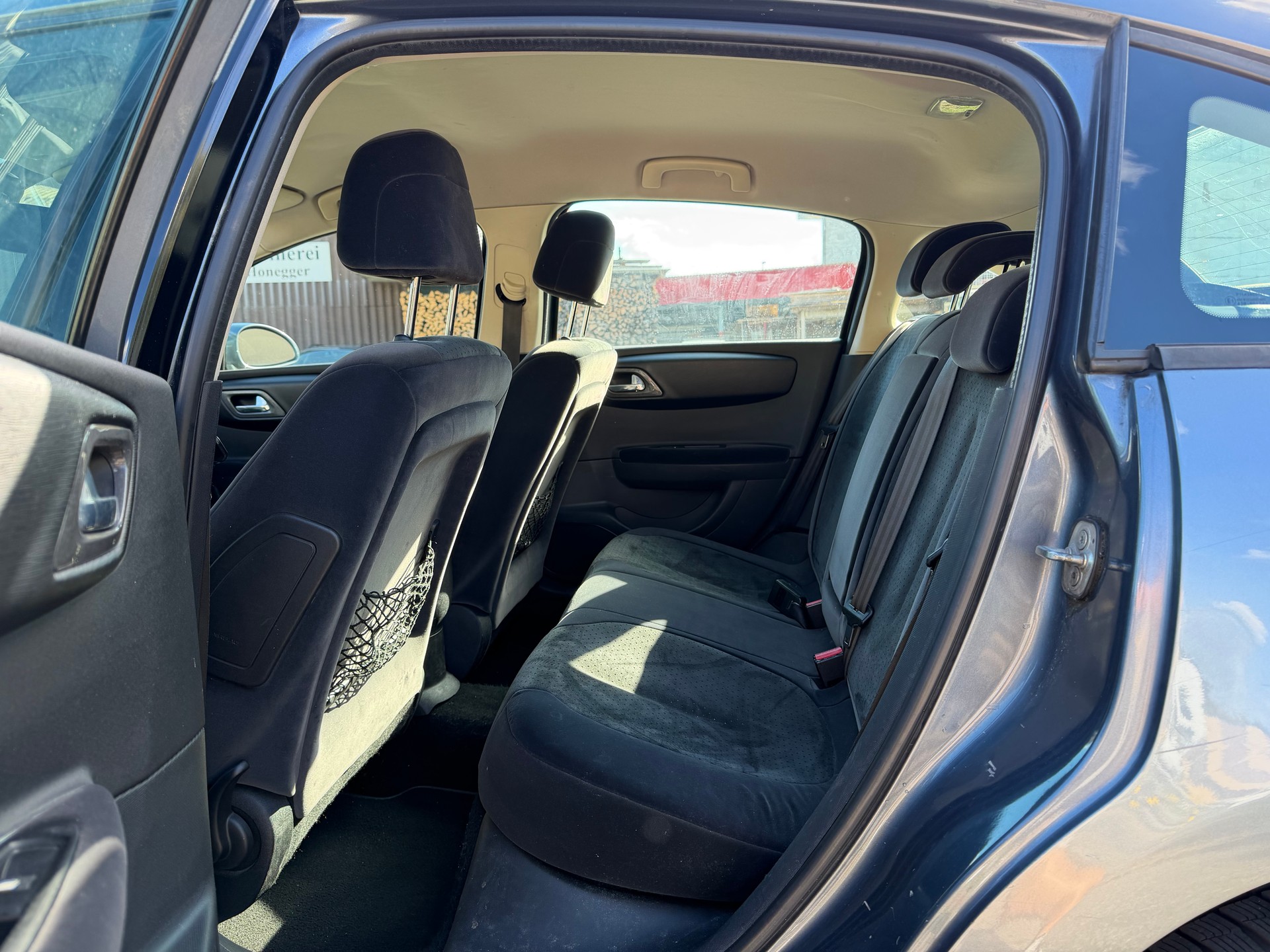 CITROEN C4 Berline 2.0i 16V VTR Automatic-image-13