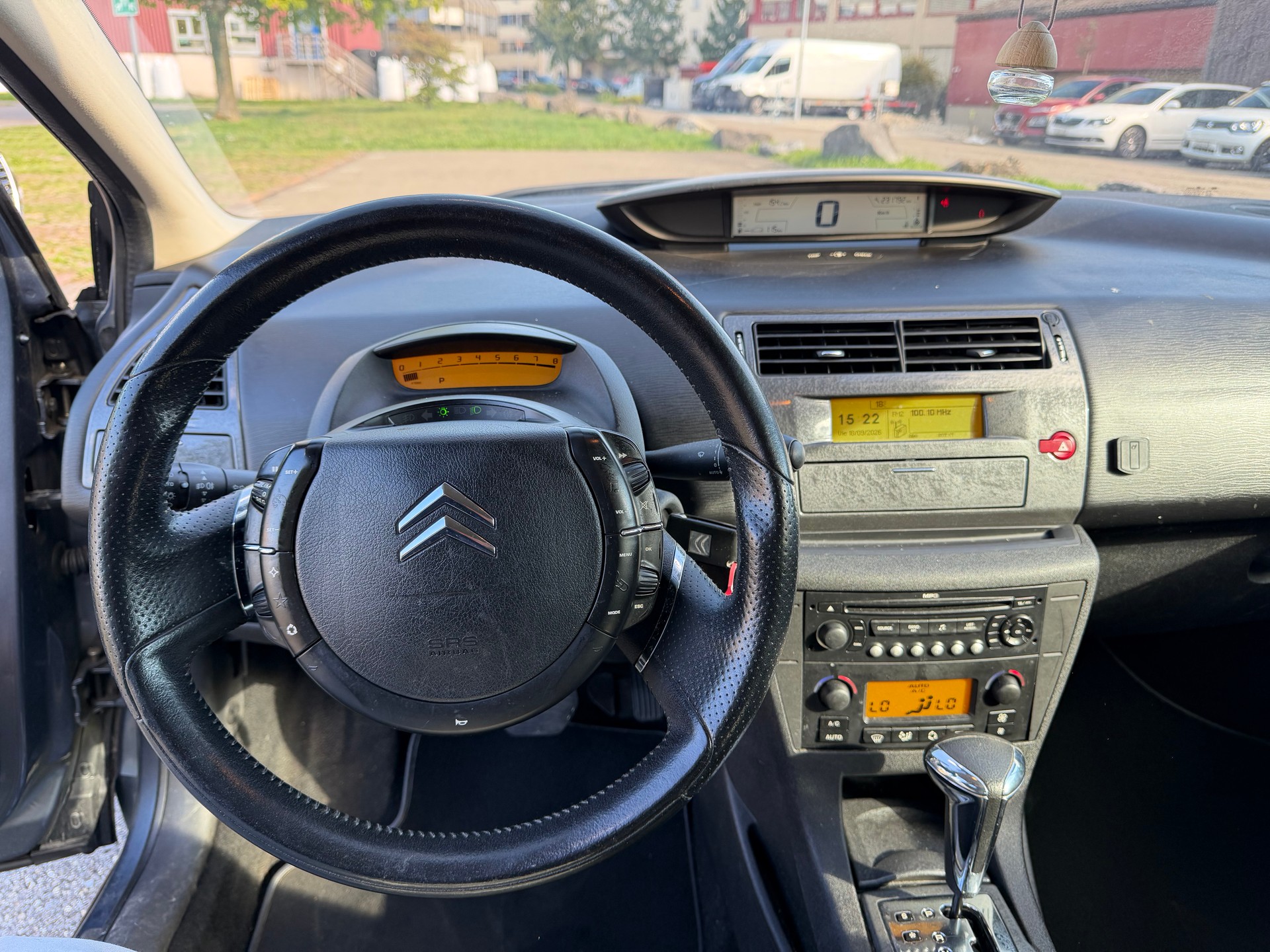CITROEN C4 Berline 2.0i 16V VTR Automatic-image-15