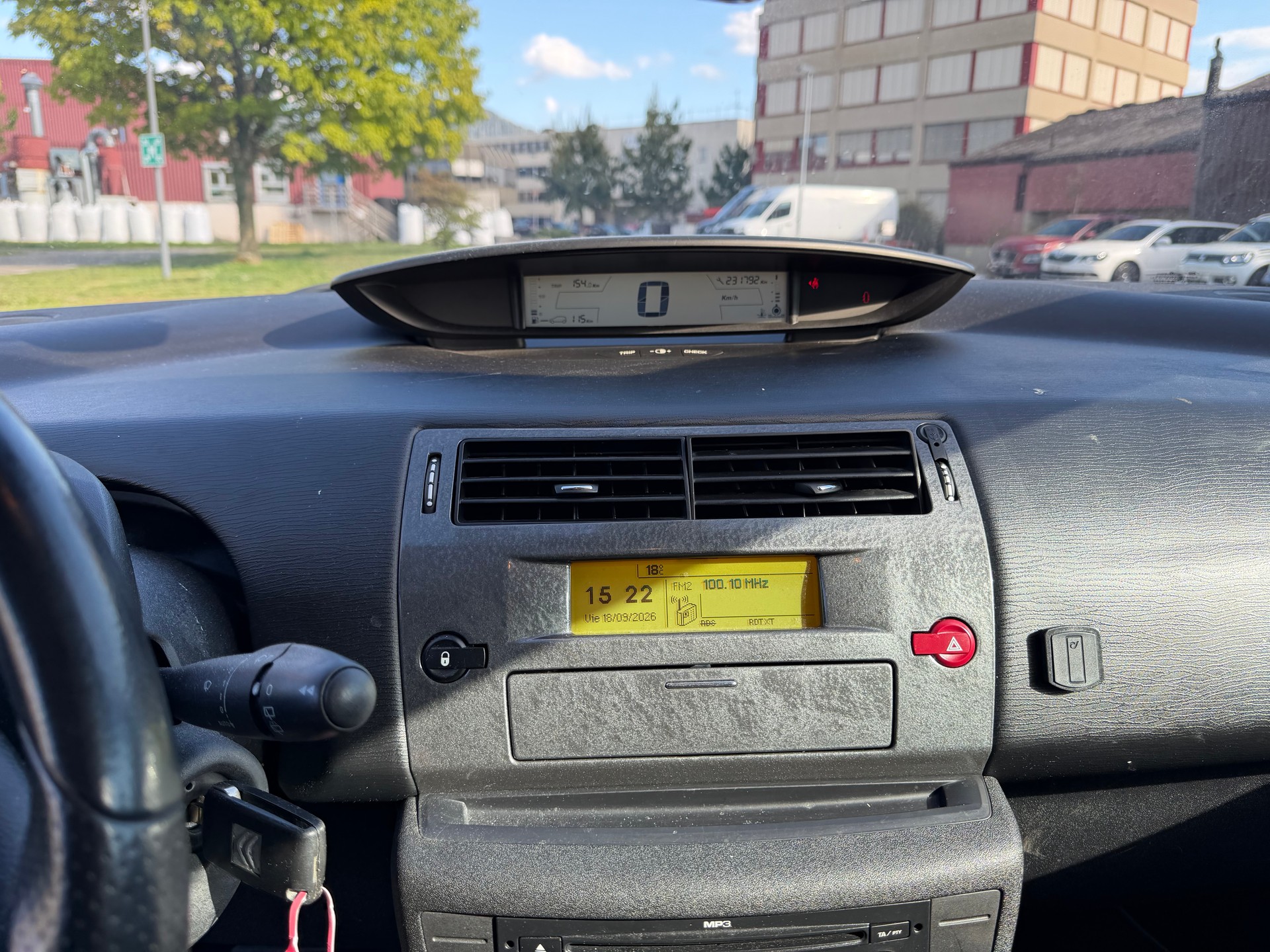 CITROEN C4 Berline 2.0i 16V VTR Automatic-image-16