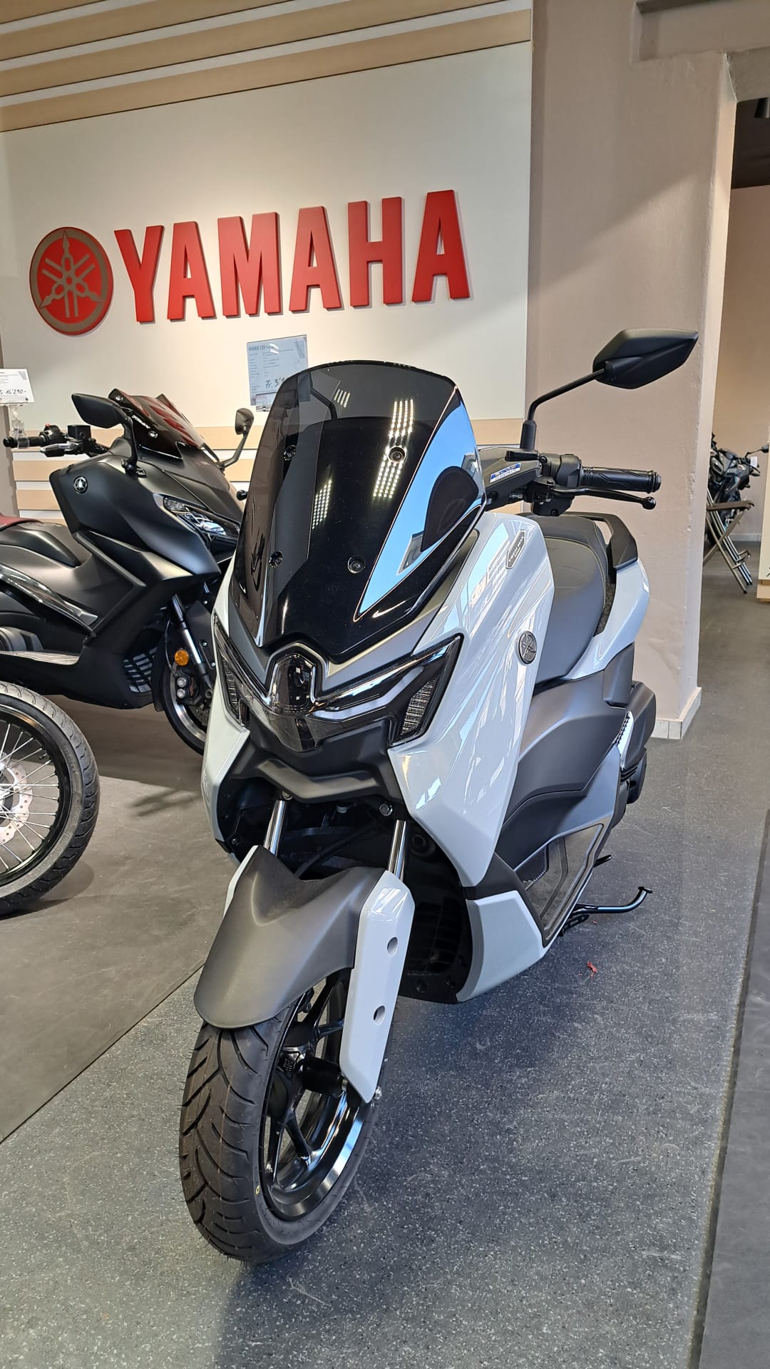 YAMAHA N-Max GPD 125 Tech Max