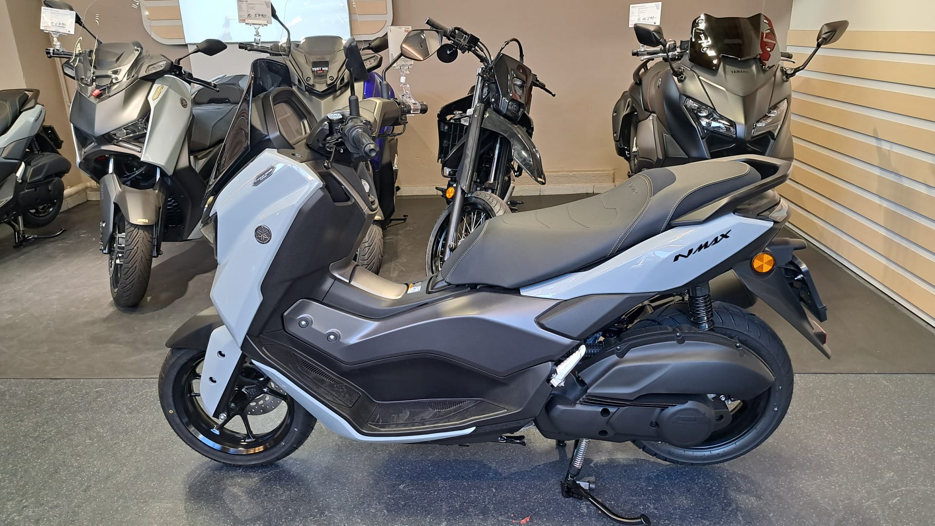YAMAHA N-Max GPD 125 Tech Max-showroom-element-2