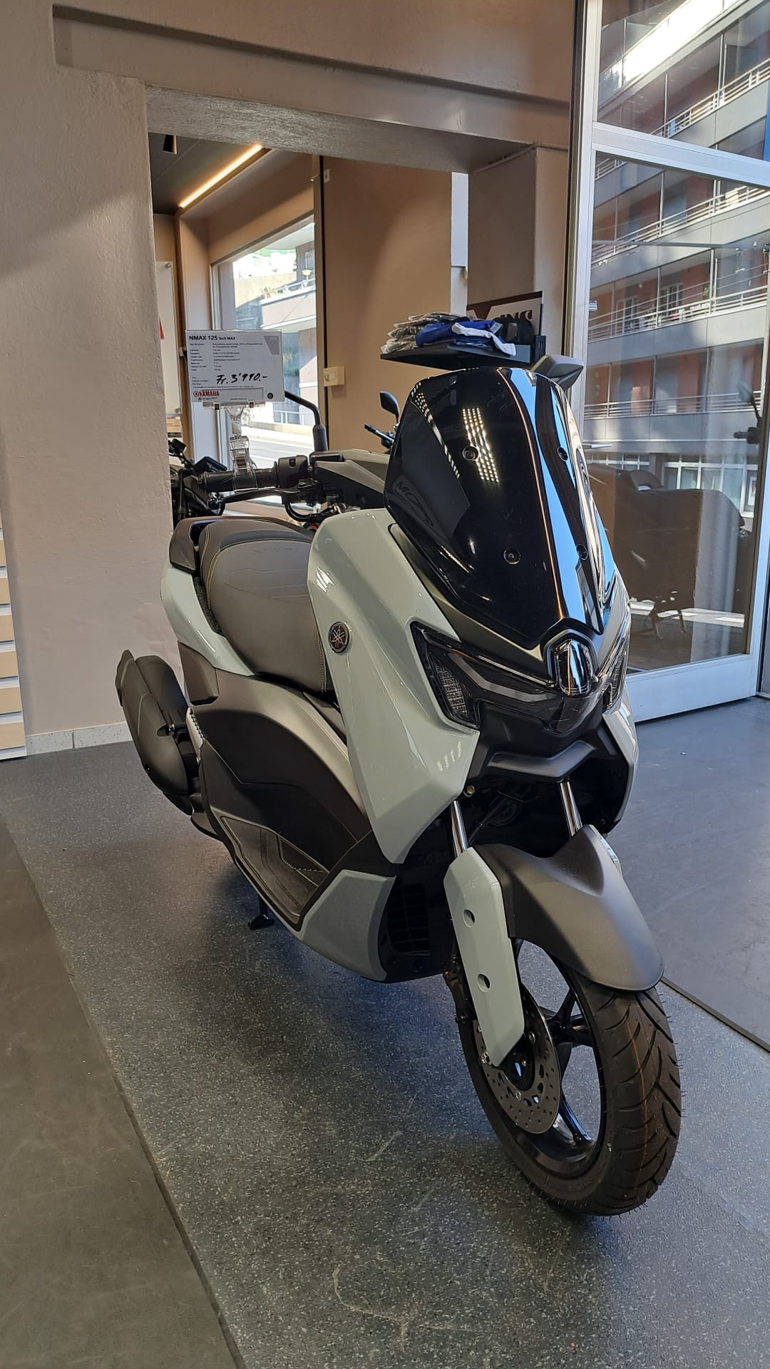 YAMAHA N-Max GPD 125 Tech Max-showroom-element-1