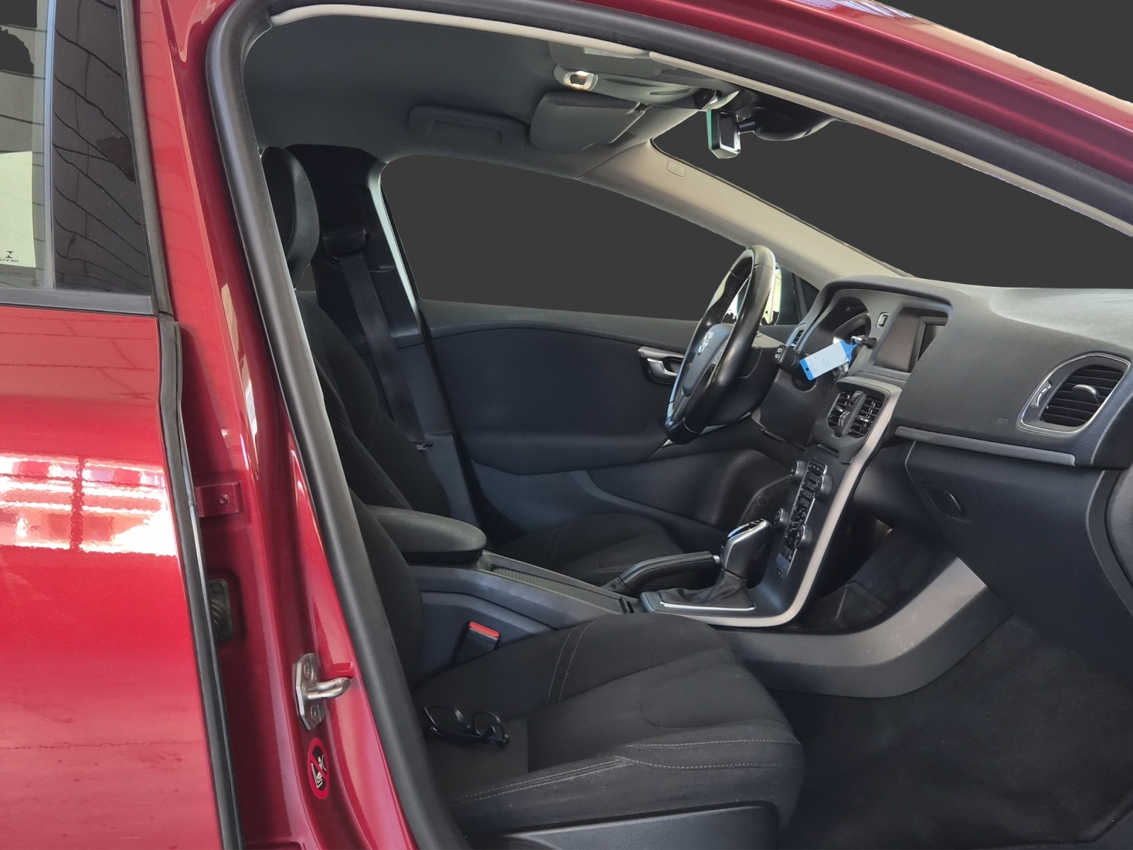 VOLVO V40 Cross Country T4 2.0 AWD Kinetic Geartronic-image-11