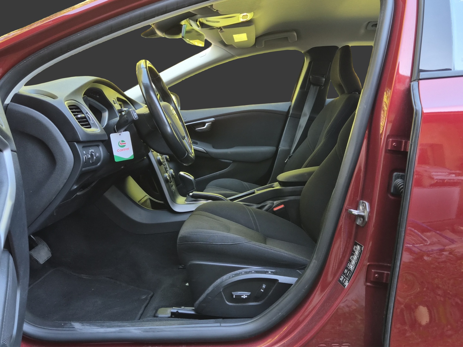 VOLVO V40 Cross Country T4 2.0 AWD Kinetic Geartronic-image-9